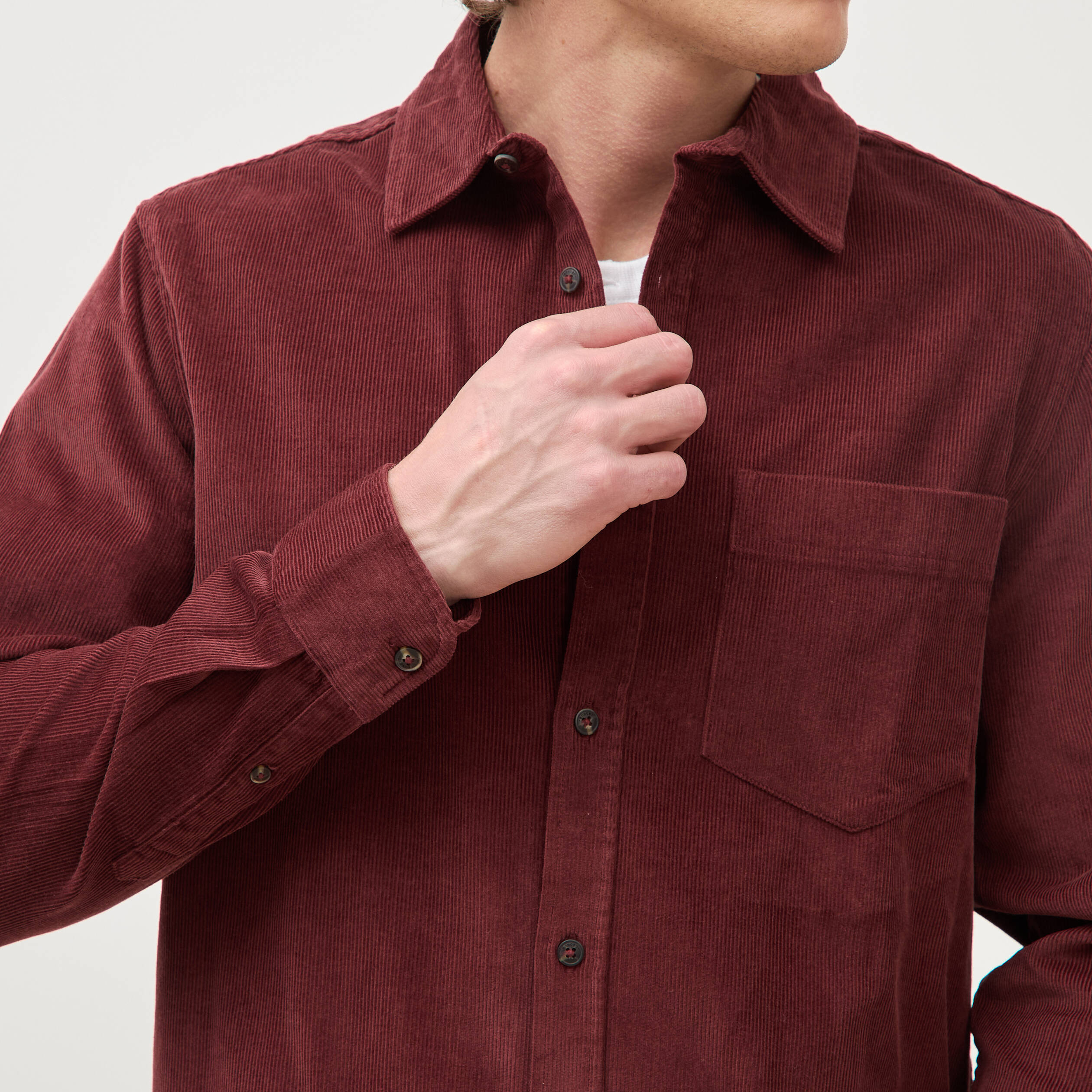 Chemise col classique en velours bordeaux homme