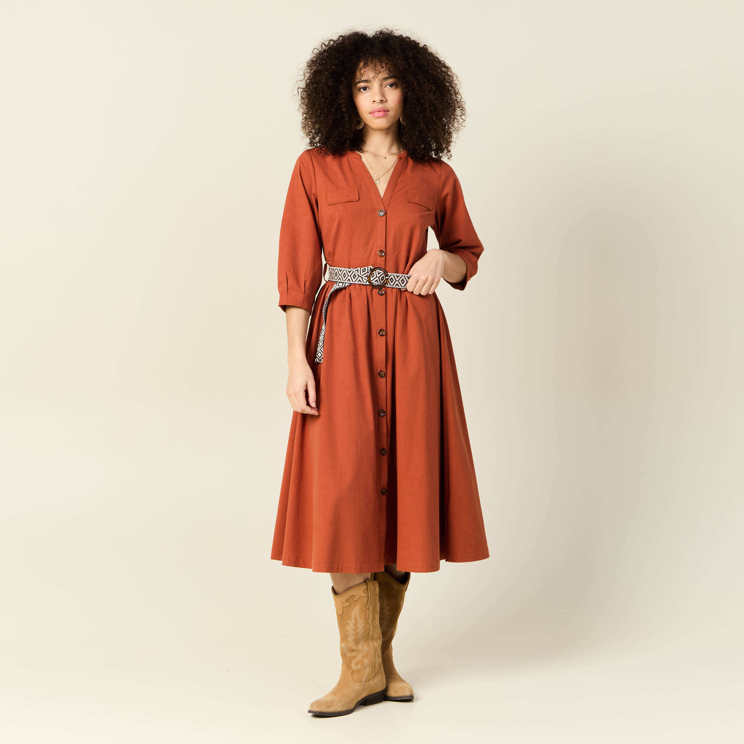robe midi evasee ceinturee marron cognac femme Robe midi évasée ceinturée marron cognac femme