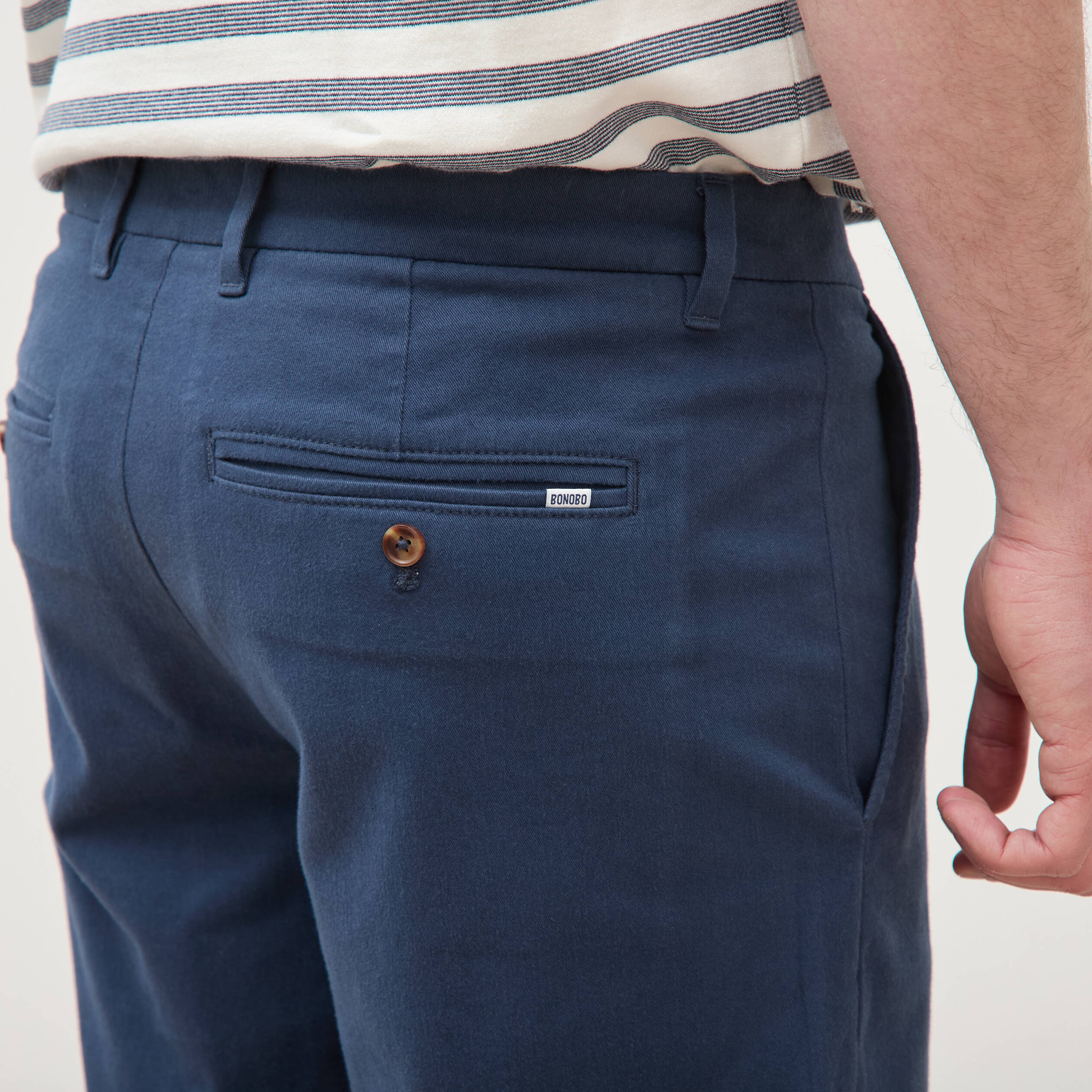 Short bleu fonc&eacute; homme