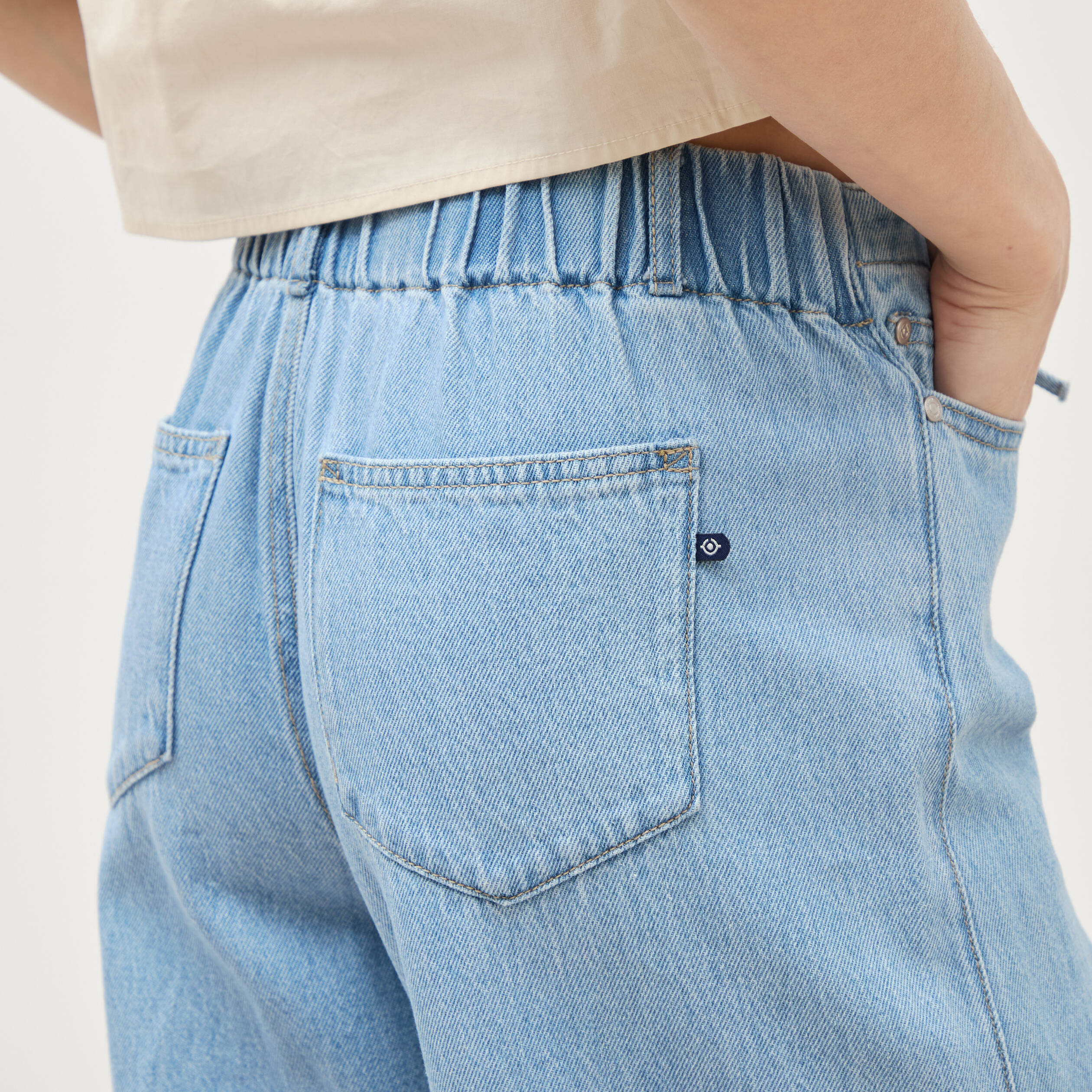 Jeans large taille standard en coton denim bleach femme