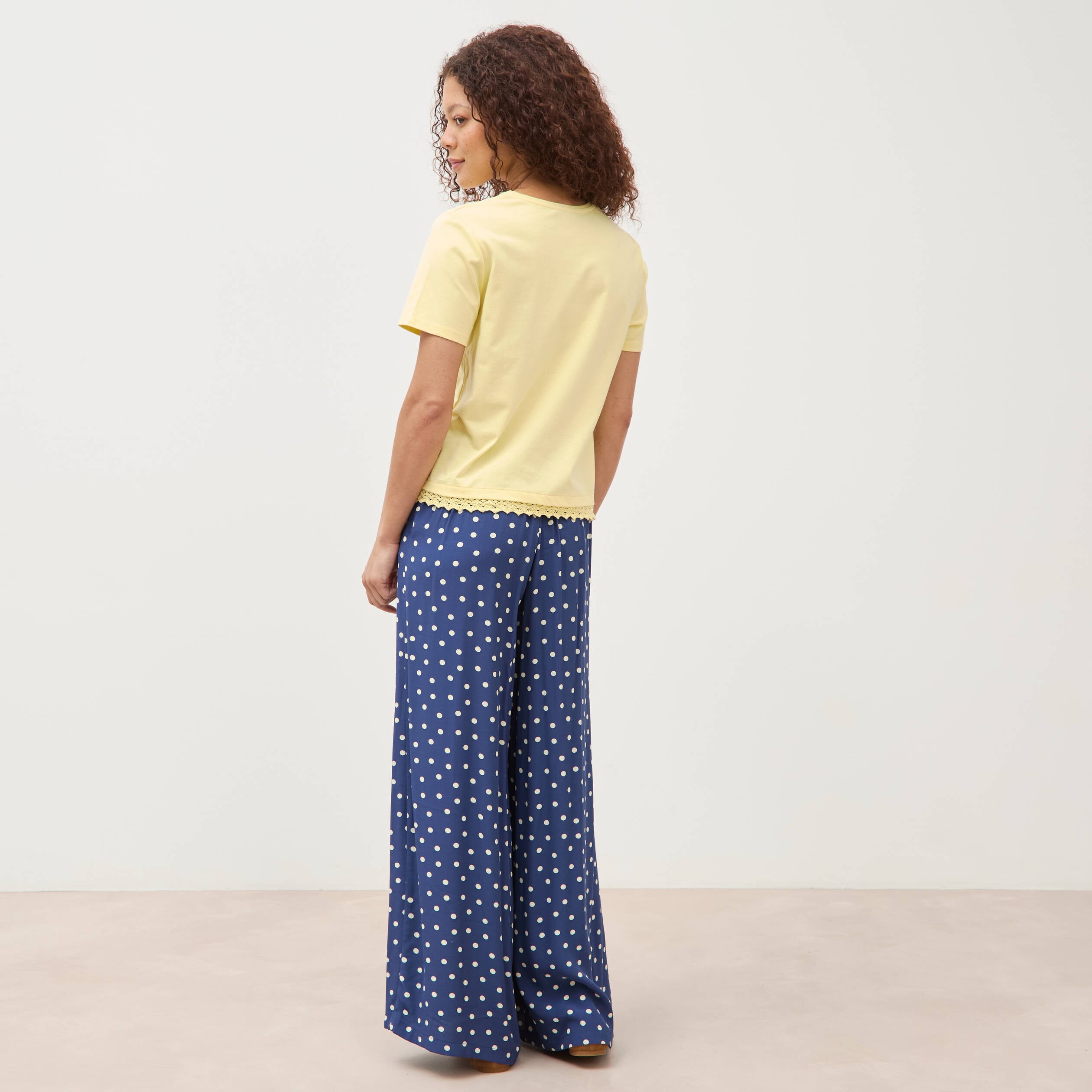 T-shirt droit col rond manches courtes jaune pastel femme