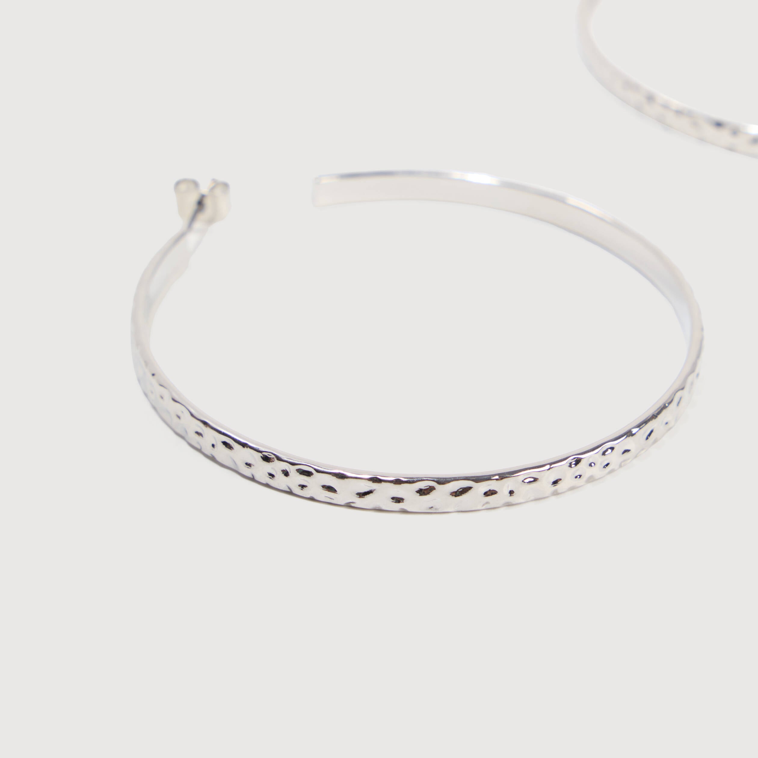 Cr&eacute;oles couleur argent femme