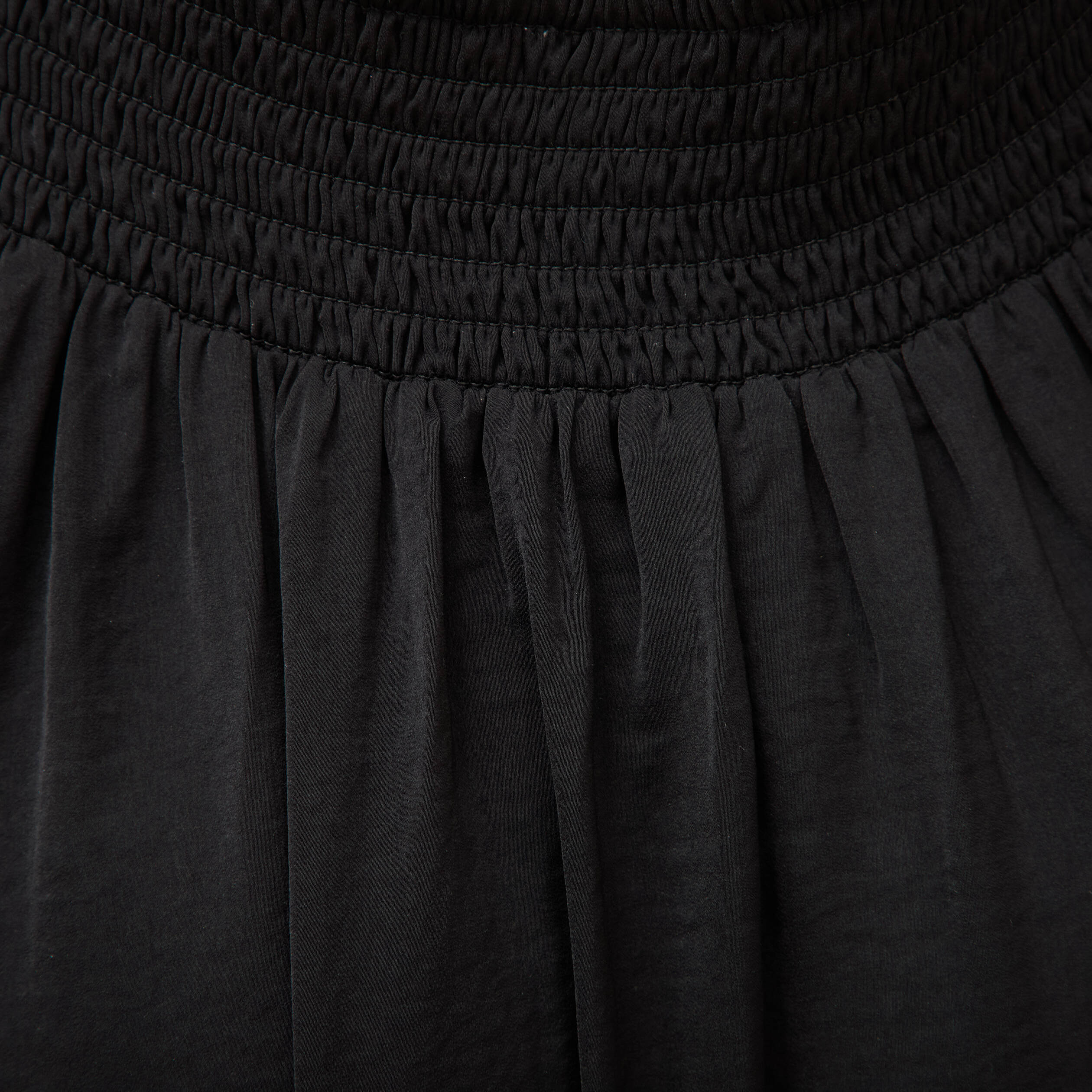 Robe satin&eacute;e bretelles col v noir femme