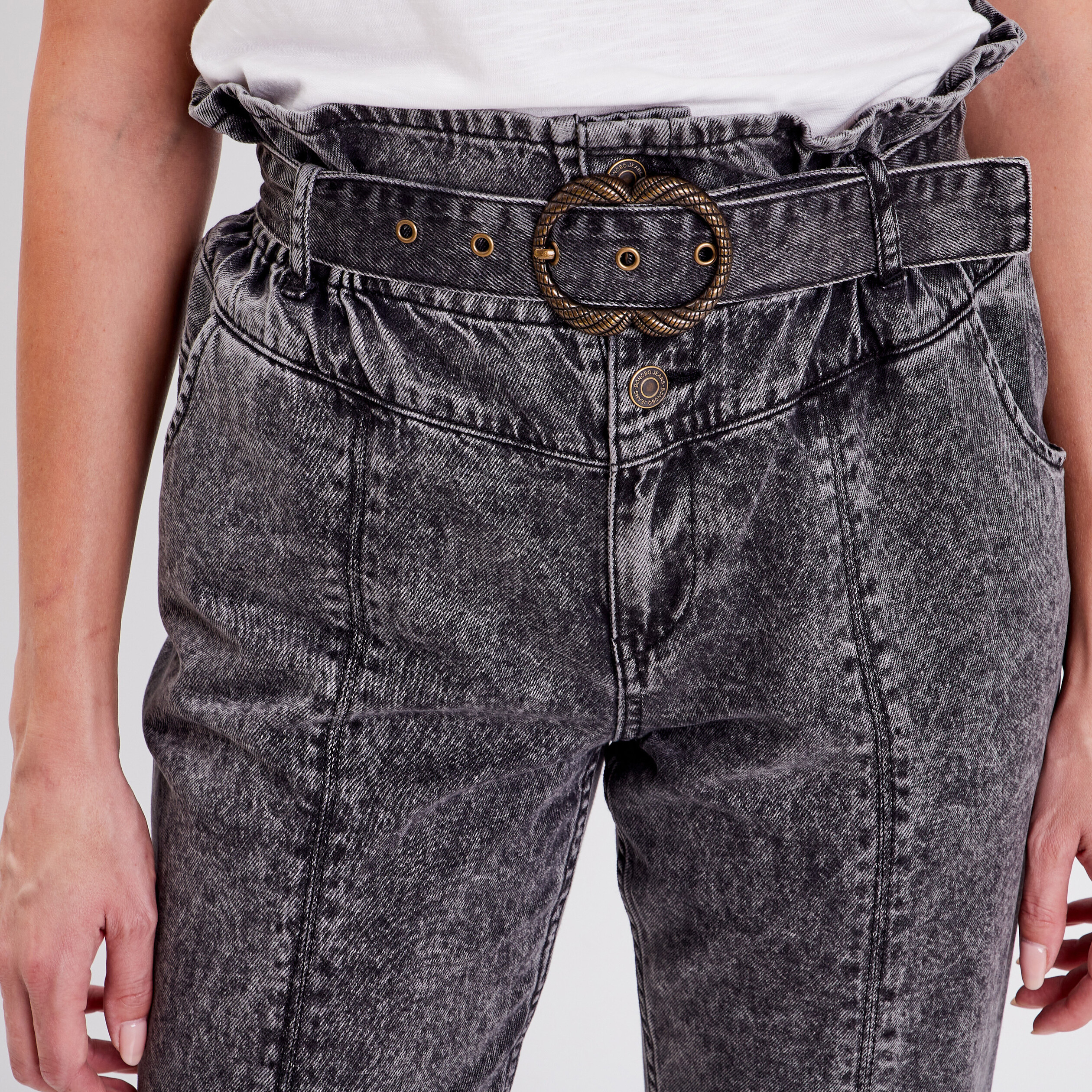 Jeans slouchy ceinturé denim snow noir femme