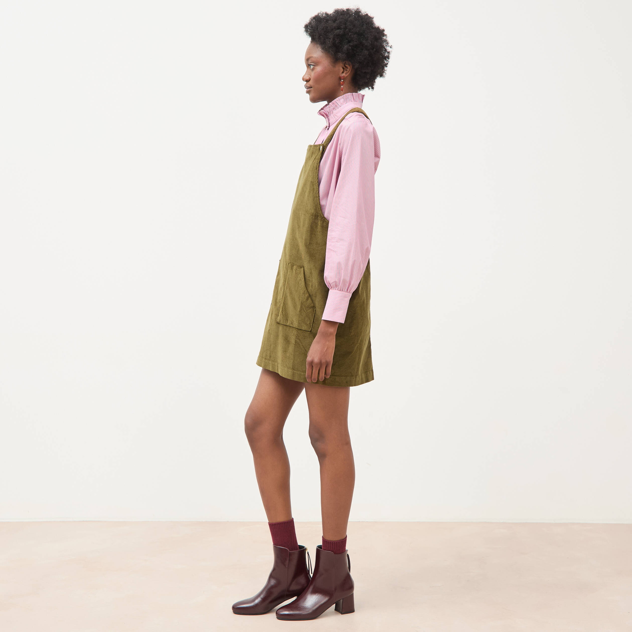 Robe sans manches en velours vert olive femme