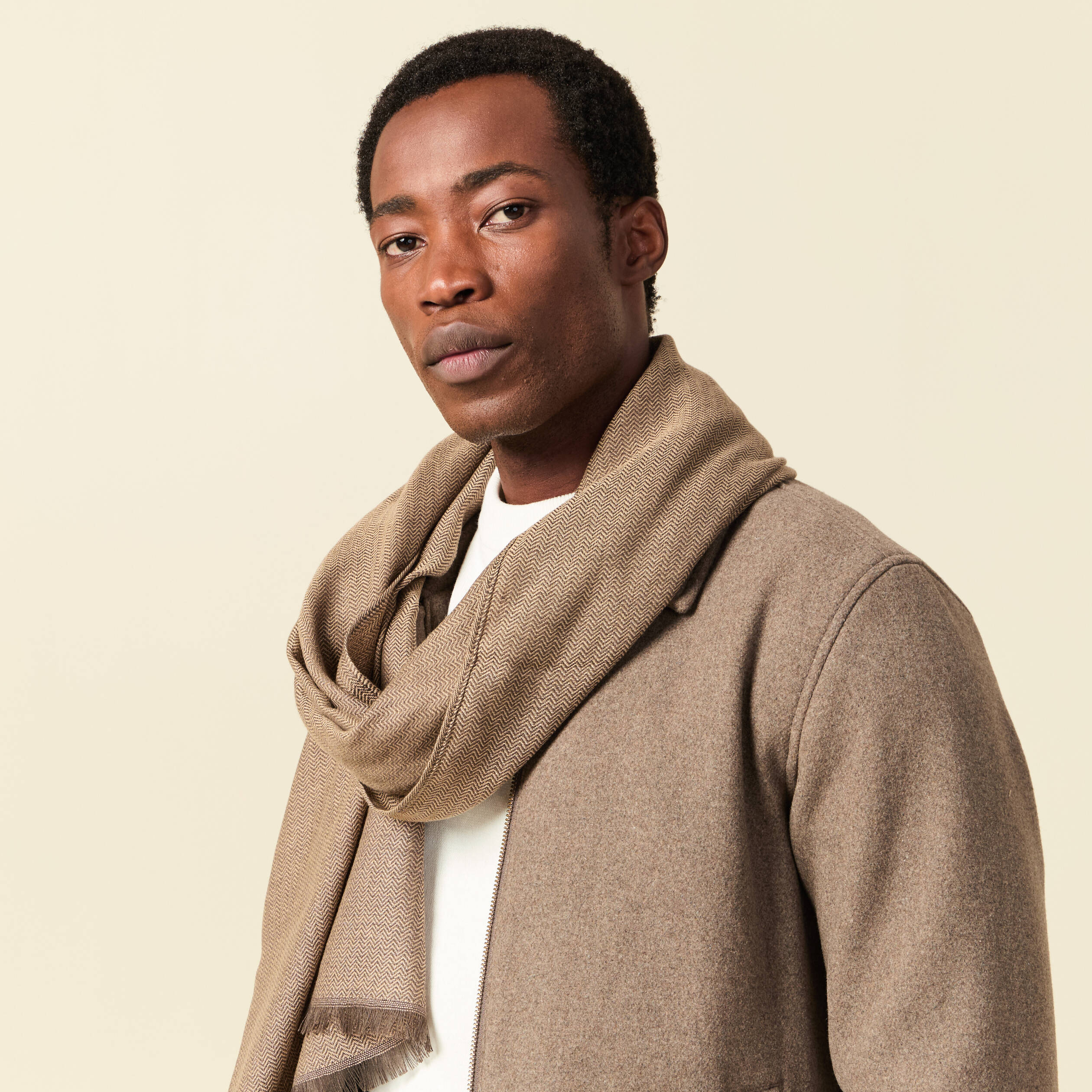 Foulard marron fonc&eacute; homme