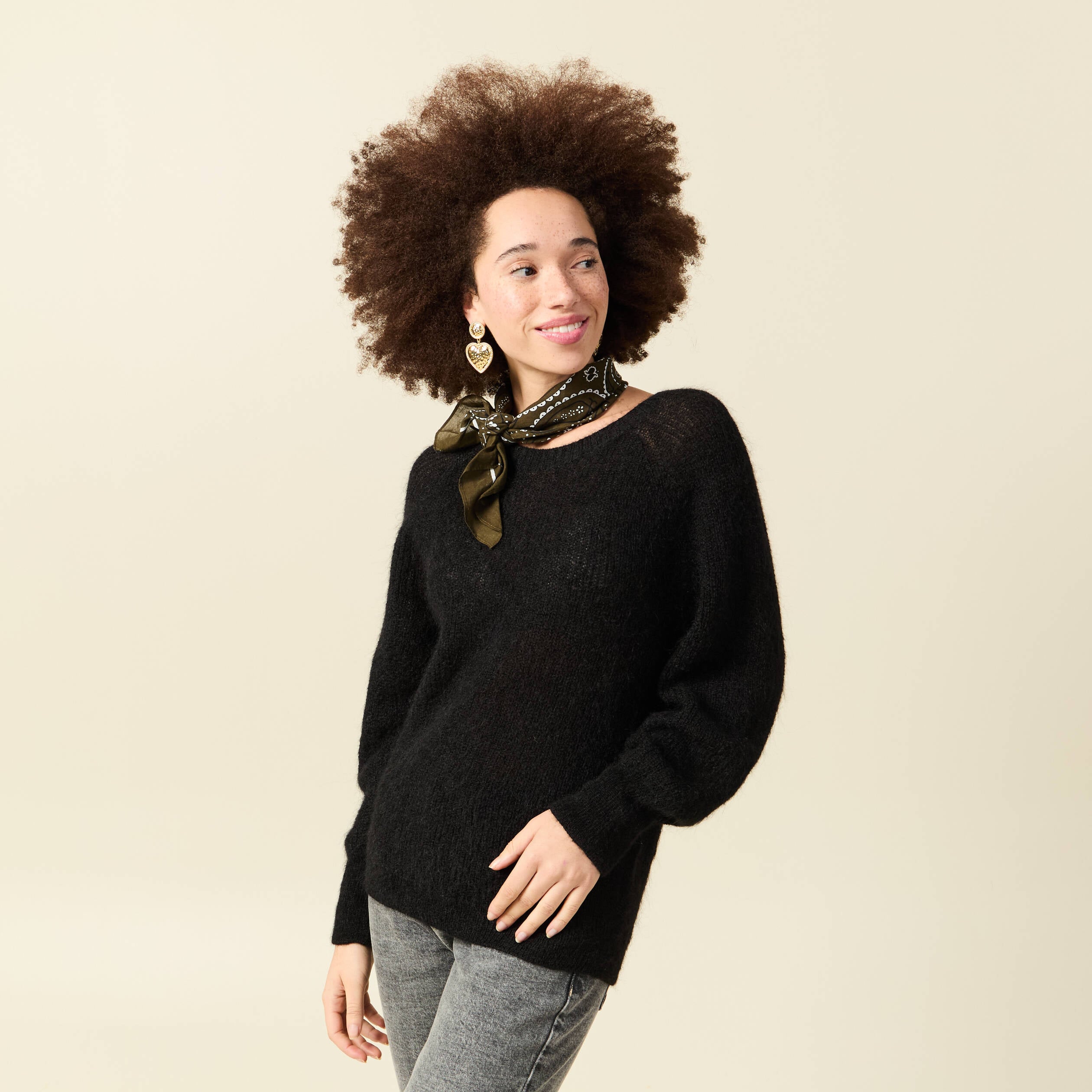 Pull manches longues col rond noir femme