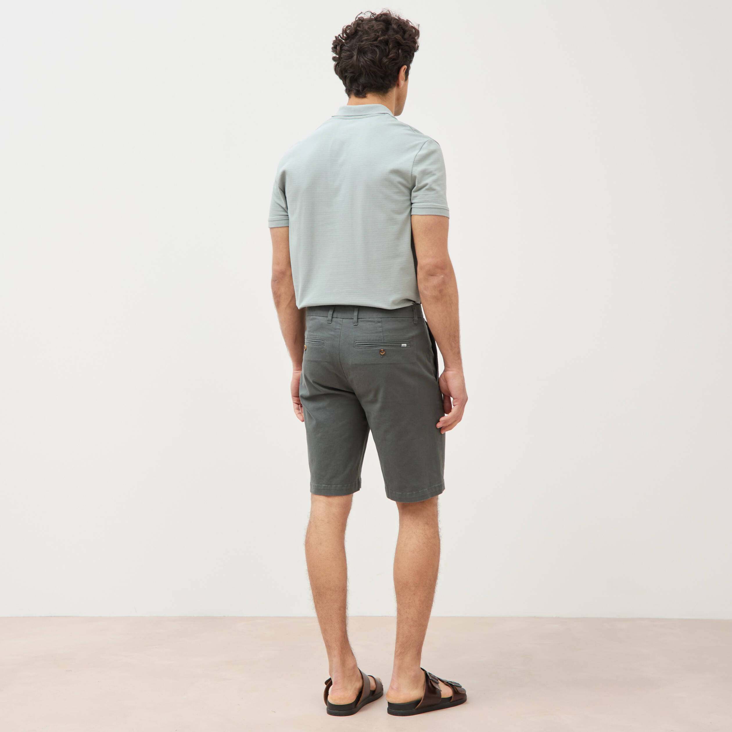 Short vert kaki homme