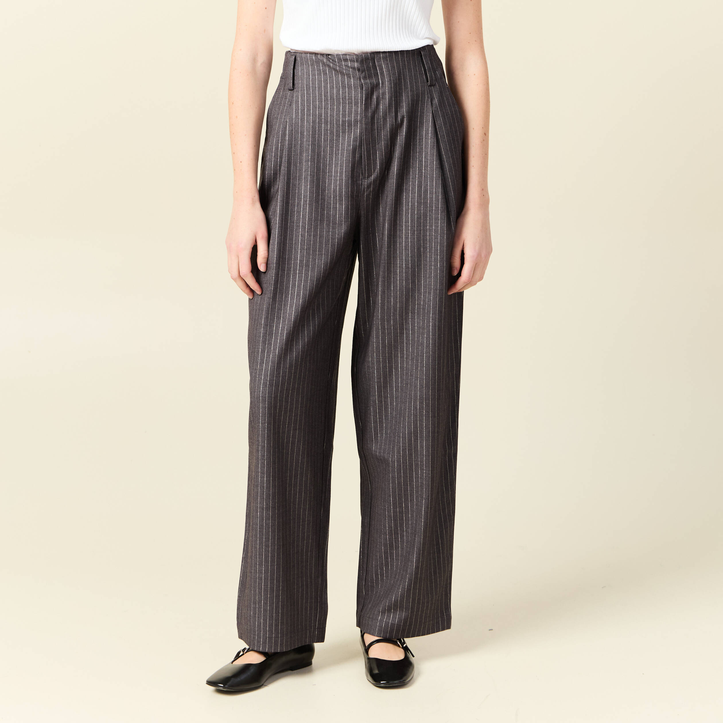 pantalon large taille haute gris fonce femme Pantalon large taille haute gris foncé femme