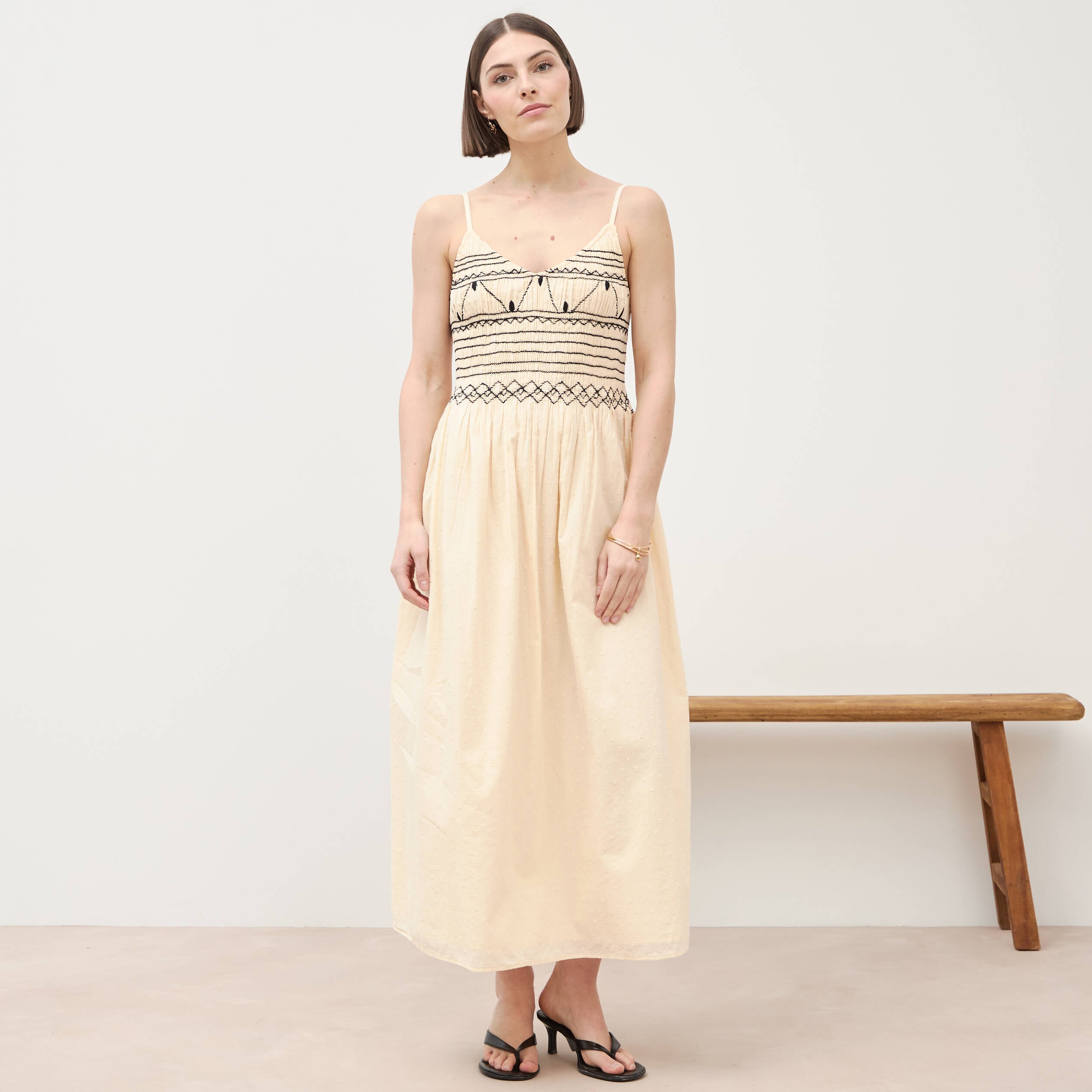 Robe col v &agrave; bretelles en coton creme femme