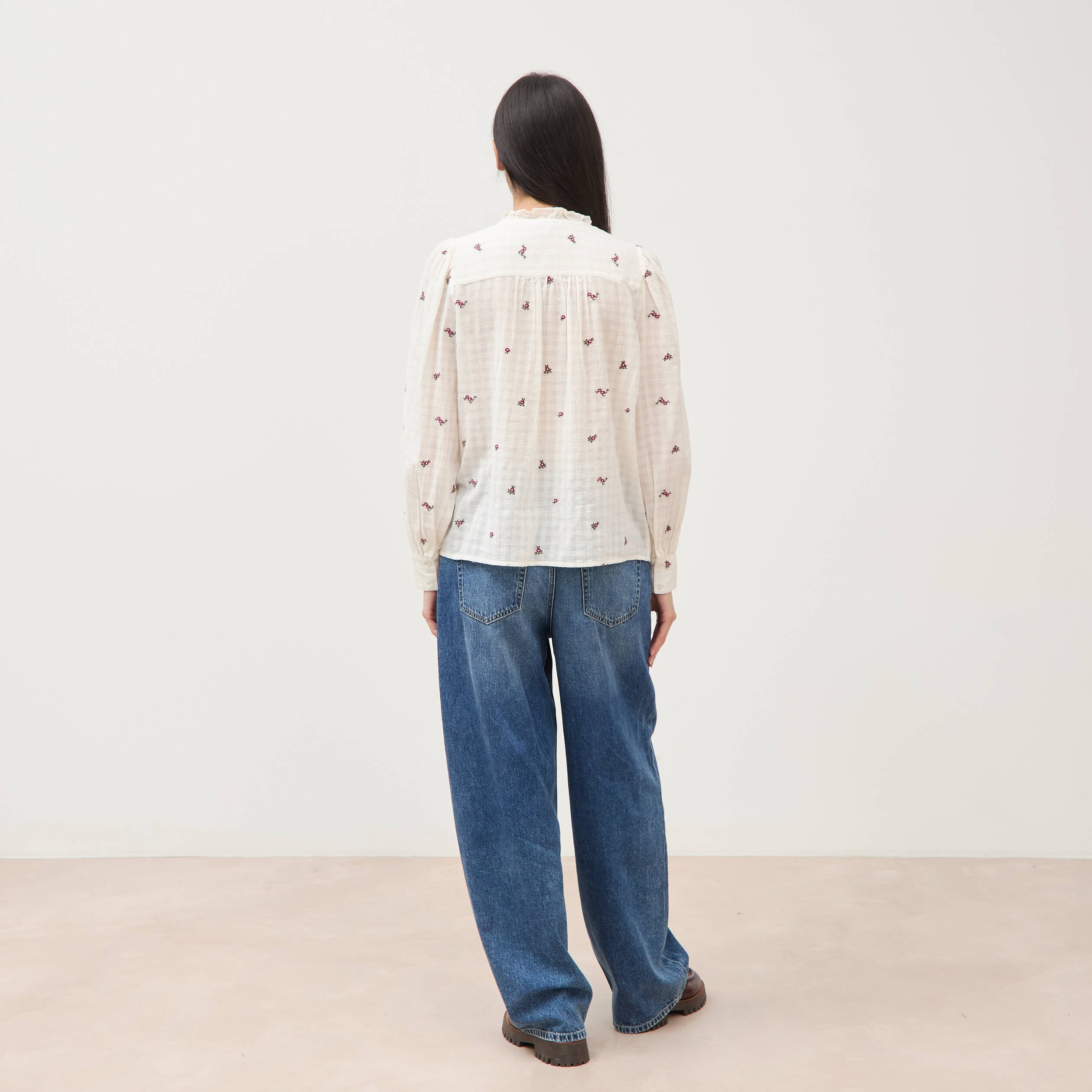 Chemise manches longues en coton brod&eacute;e blanc femme