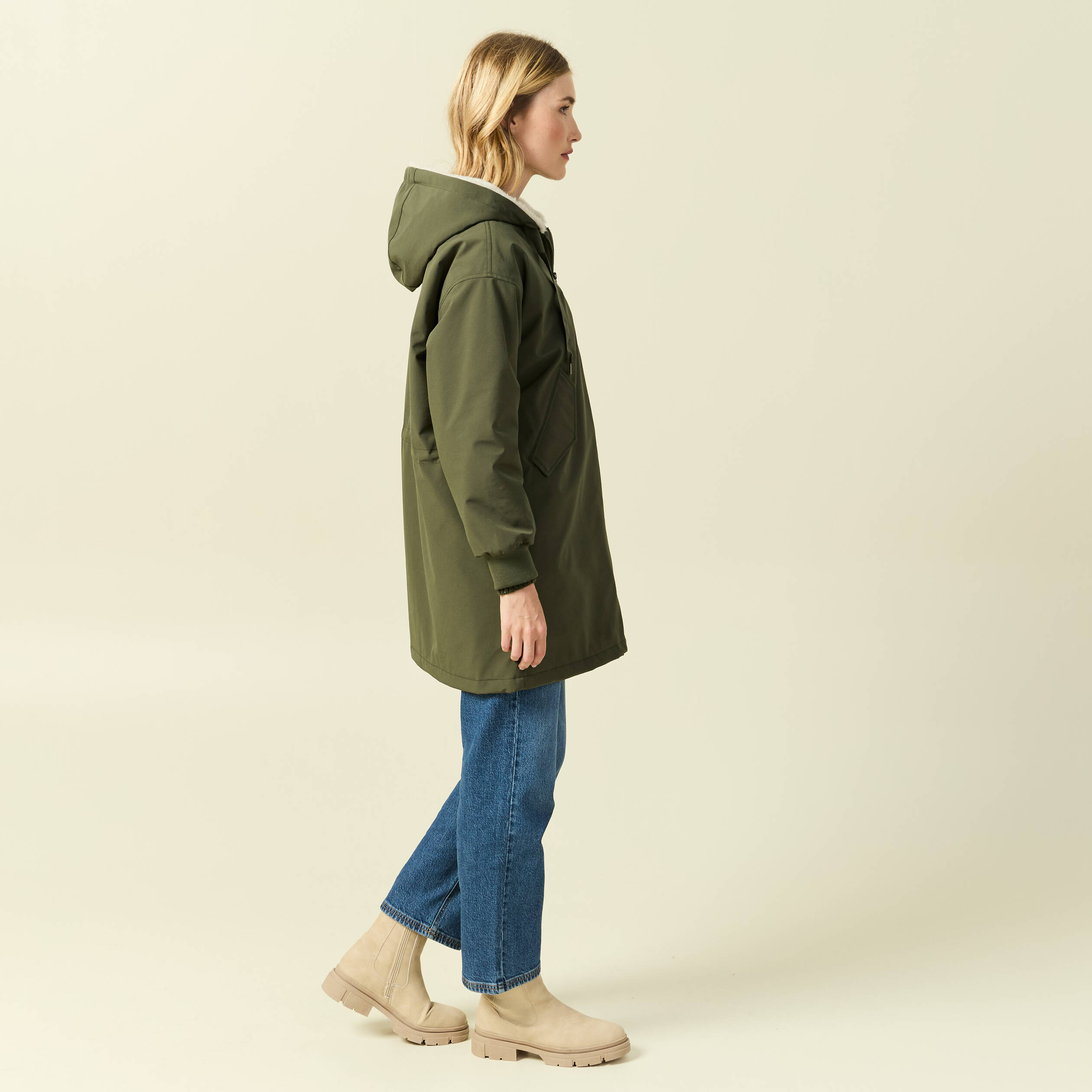 Parka oversize mi-longue &agrave; capuche vert kaki femme