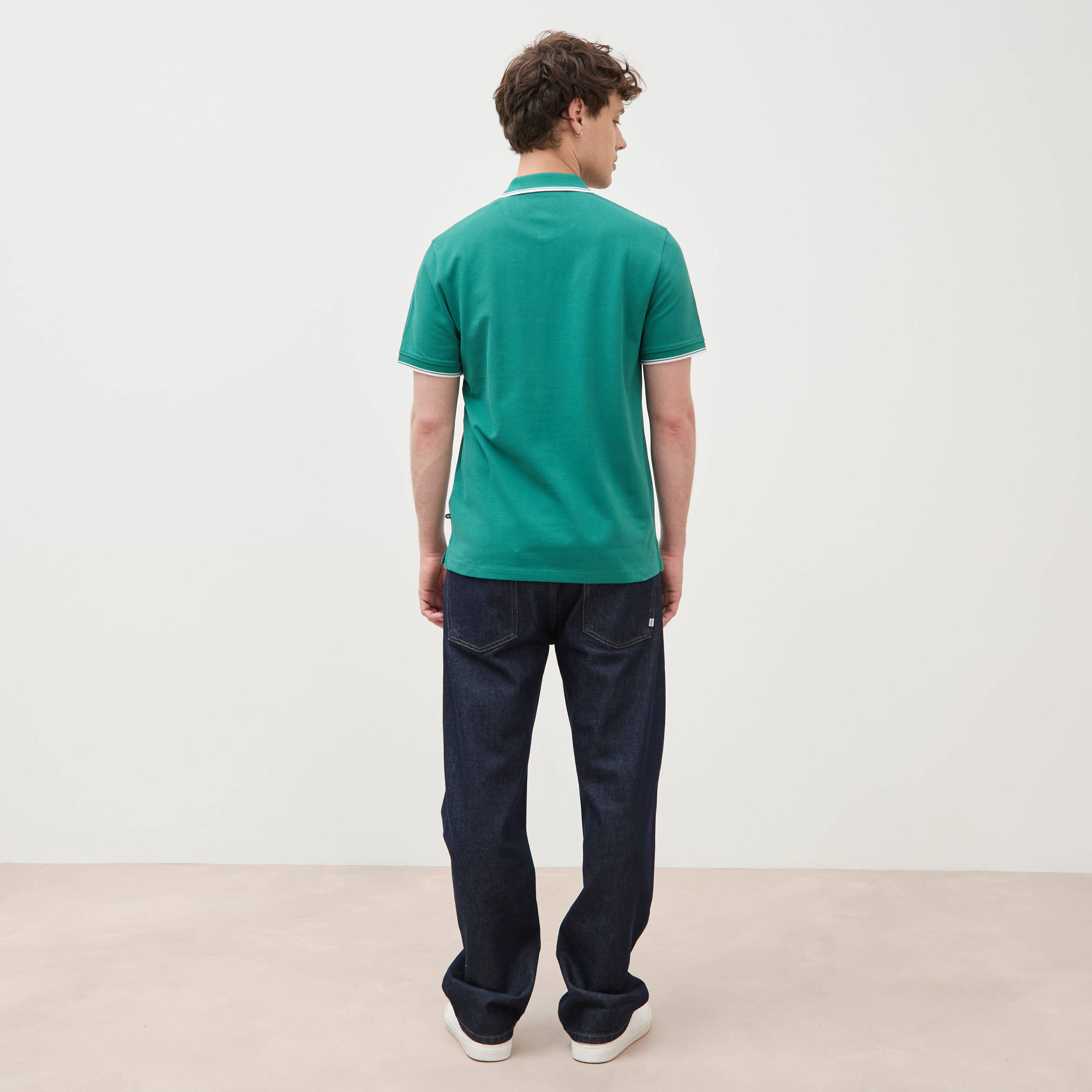 Polo cintr&eacute; en coton manches courtes vert &eacute;meraude homme