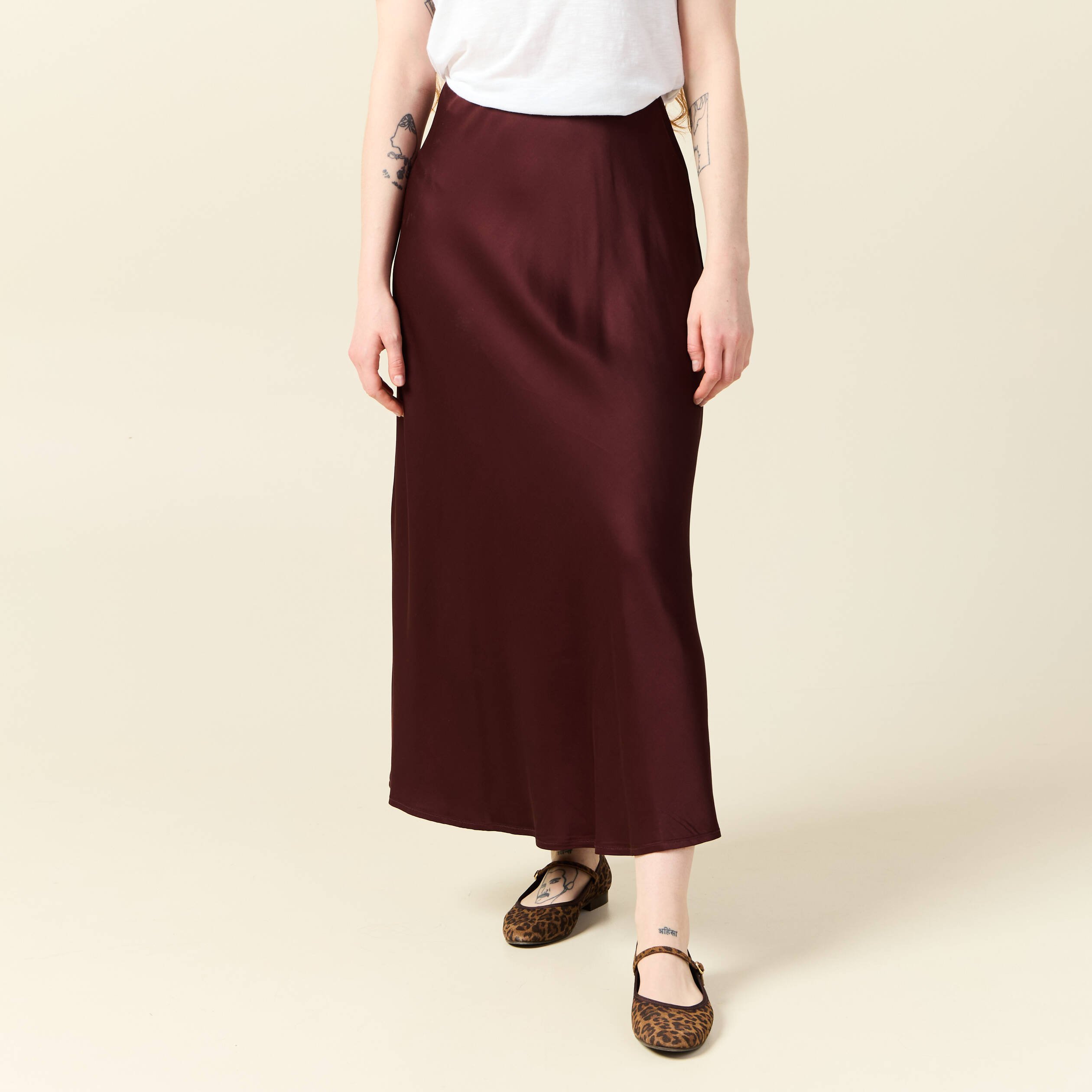 jupe longue droite satin bordeaux femme Jupe longue droite satin bordeaux femme