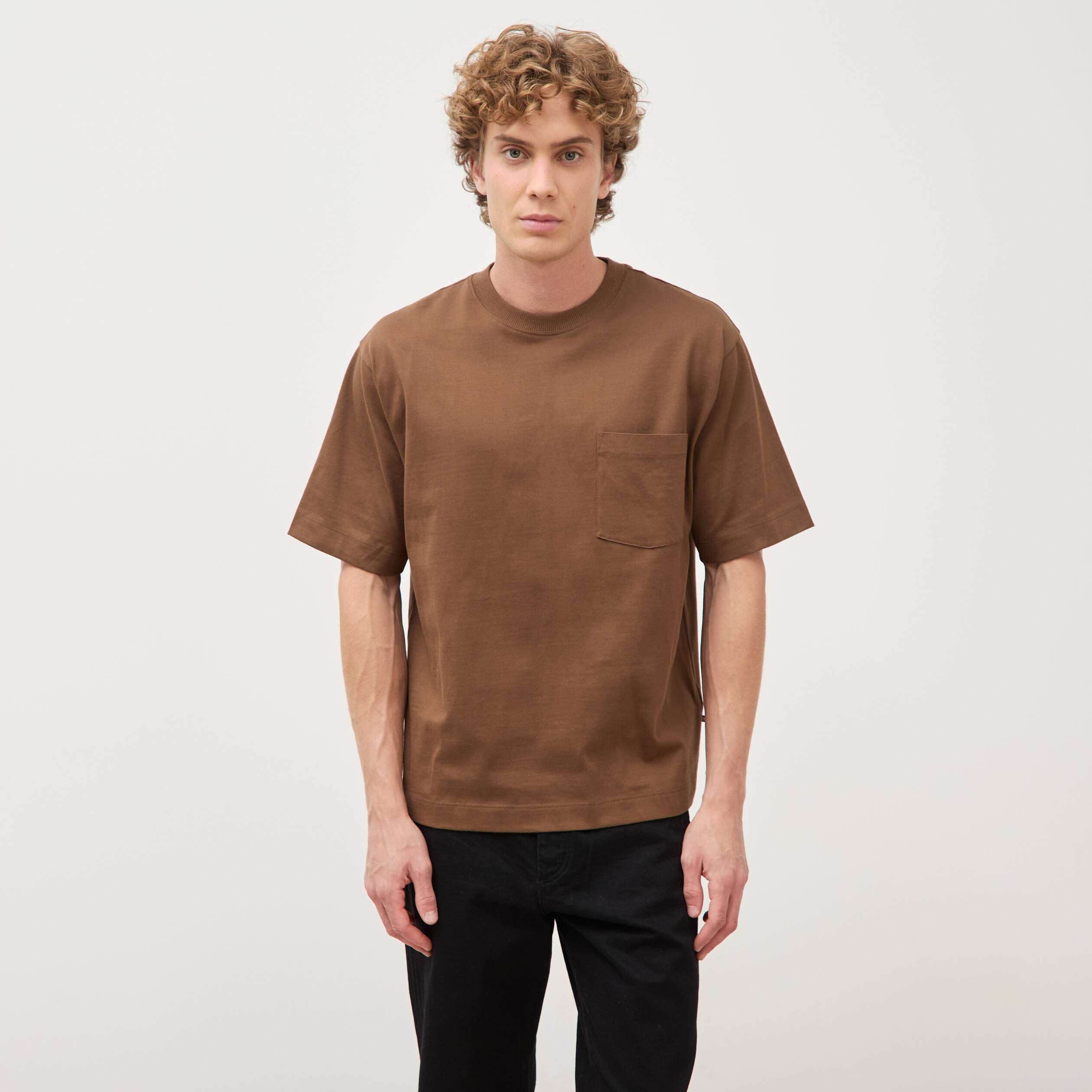 T-shirt droit en coton col ras du cou taupe homme
