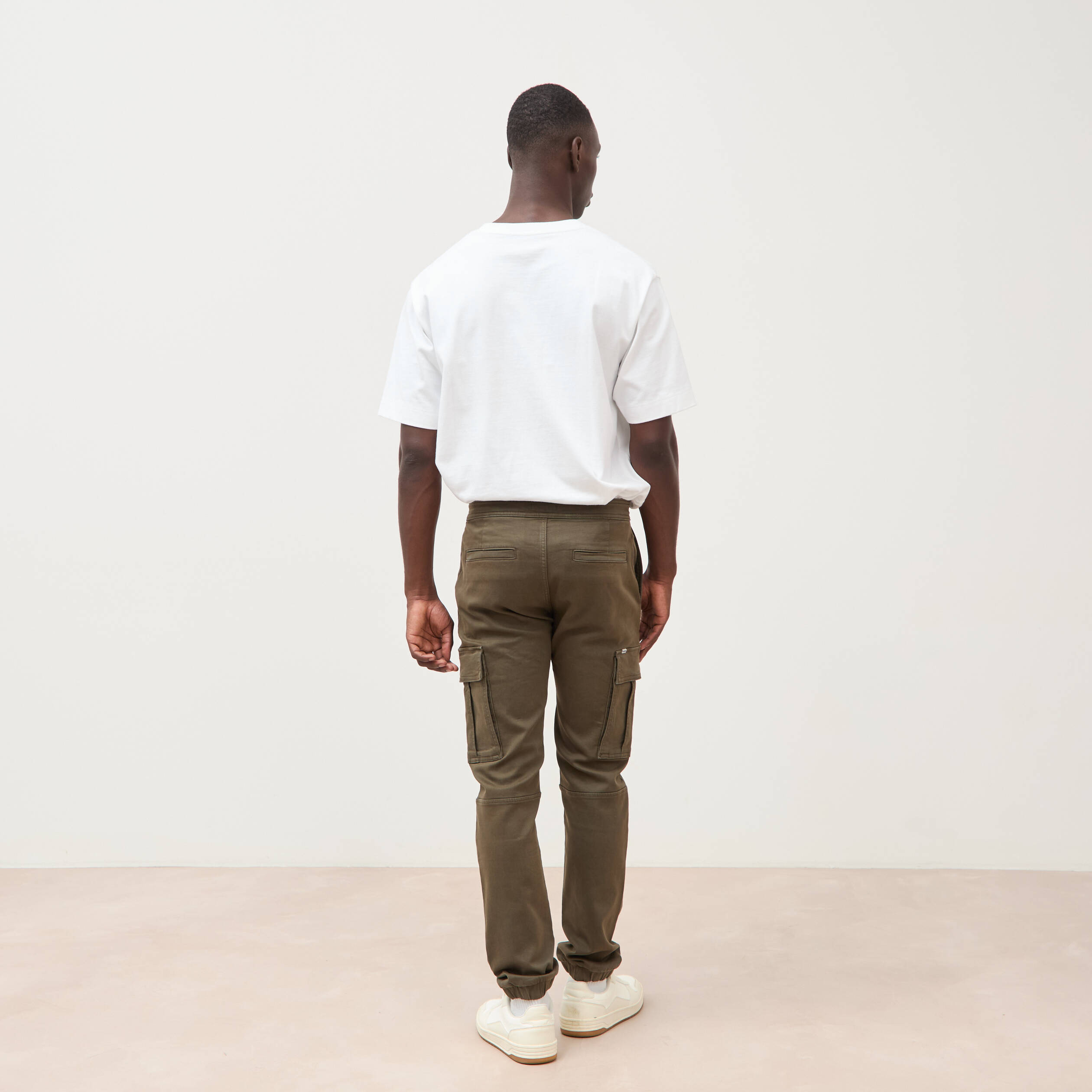 Pantalon battle bas resserr&eacute; vert kaki homme