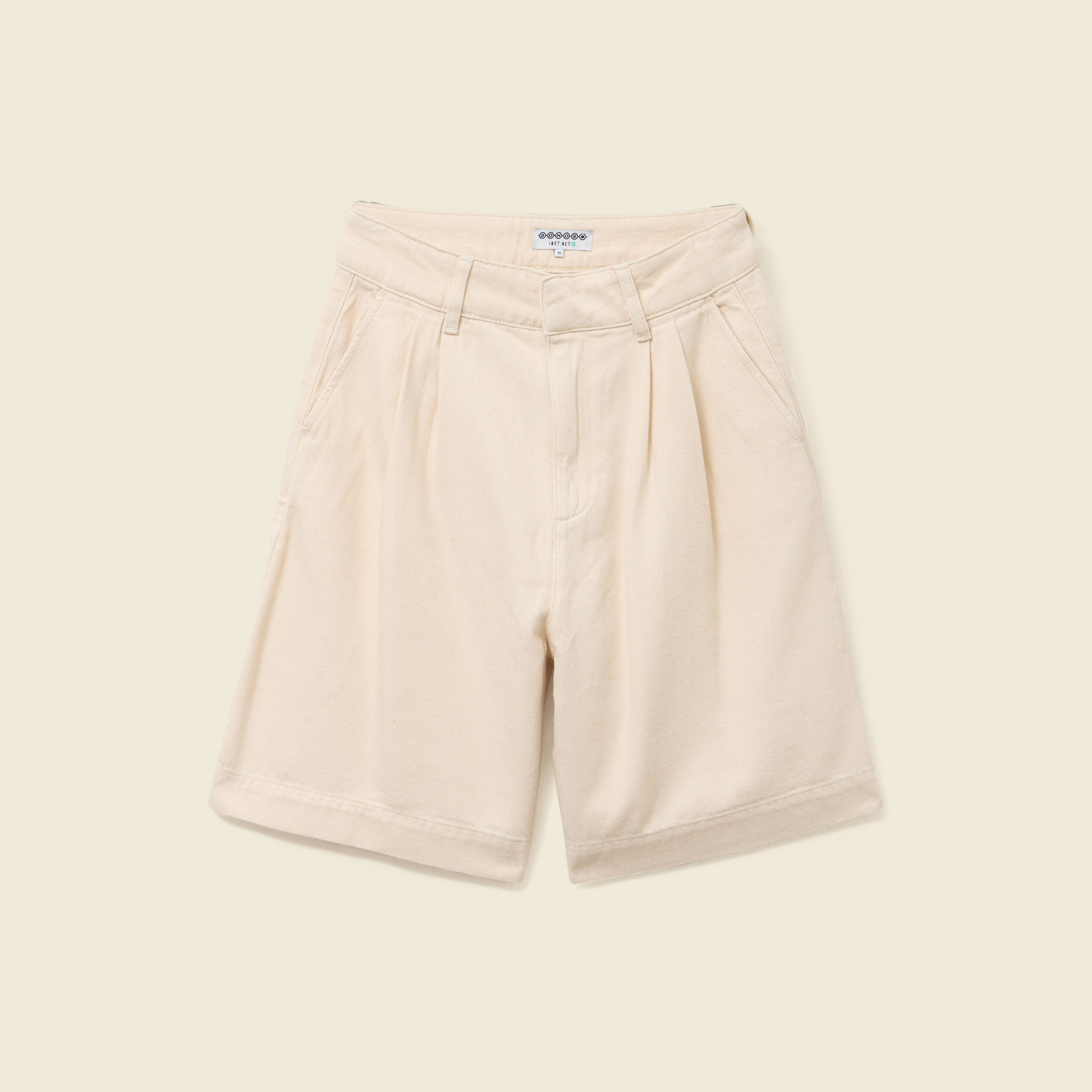 bermuda droit pinces en jean ecru femme Bermuda droit pinces en jean ecru femme