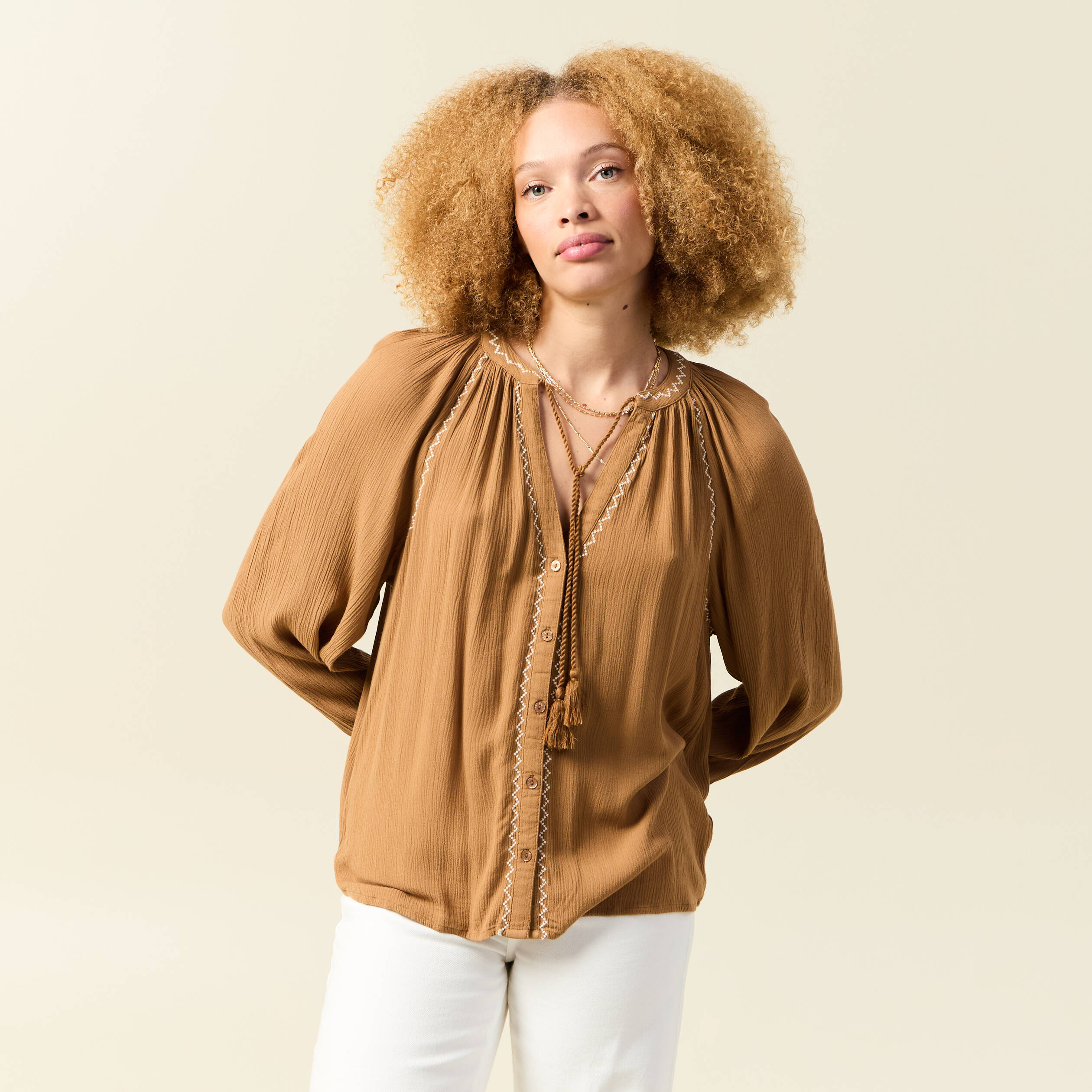 Chemise manches longues col tunisien marron clair femme