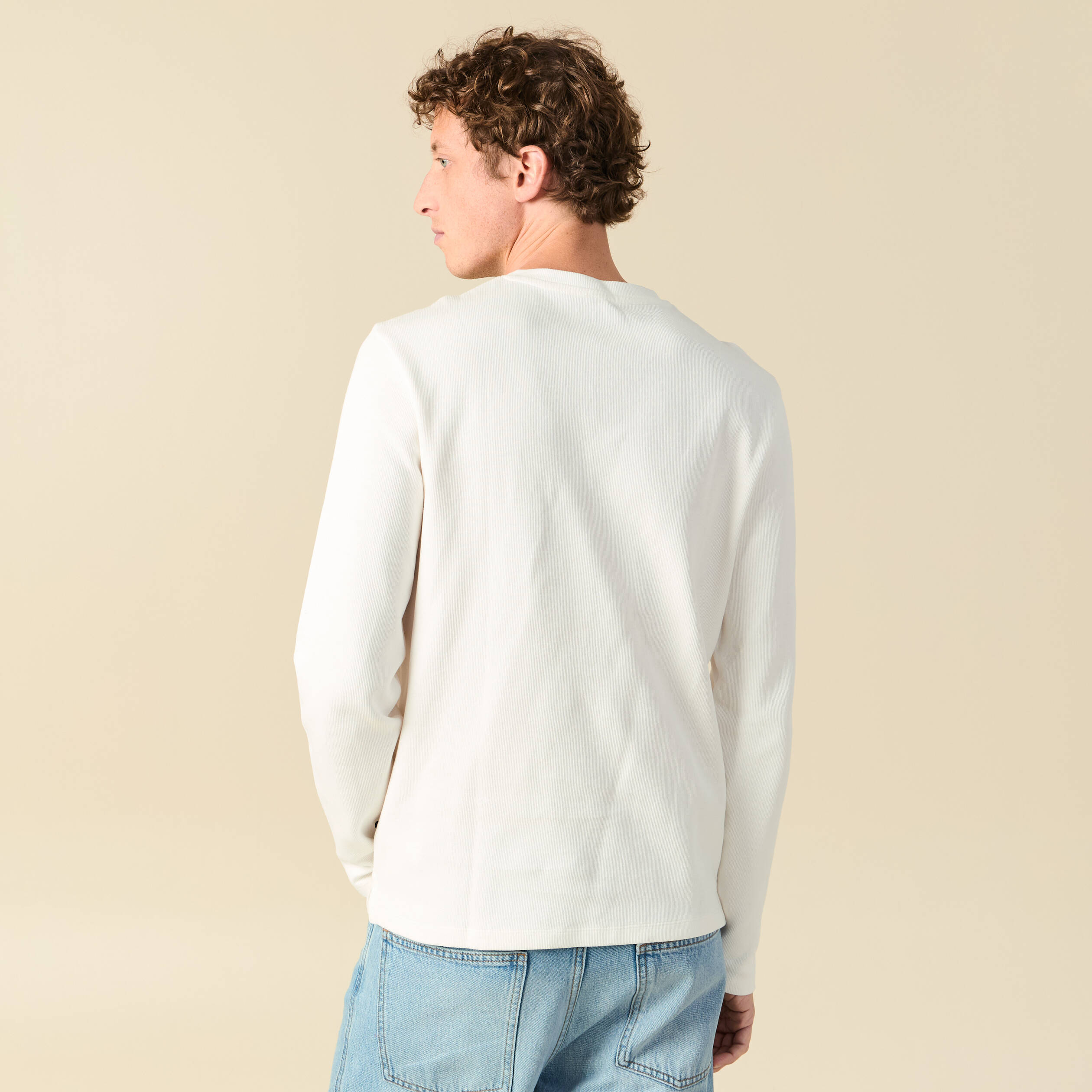 T-shirt cintr&eacute; en coton manches longues ecru homme
