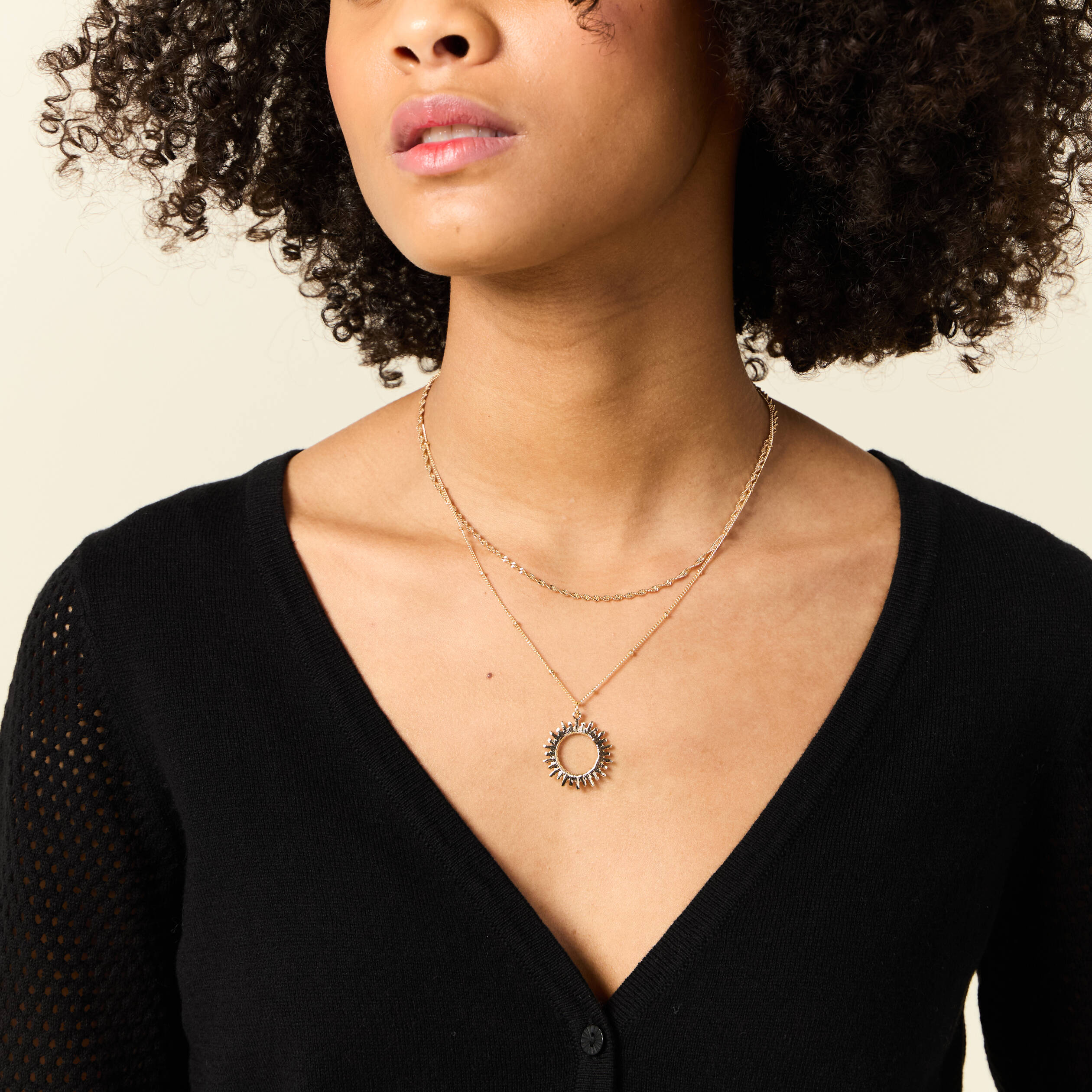 collier 2 rangs avec pendentif couleur or femme Collier 2 rangs avec pendentif couleur or femme