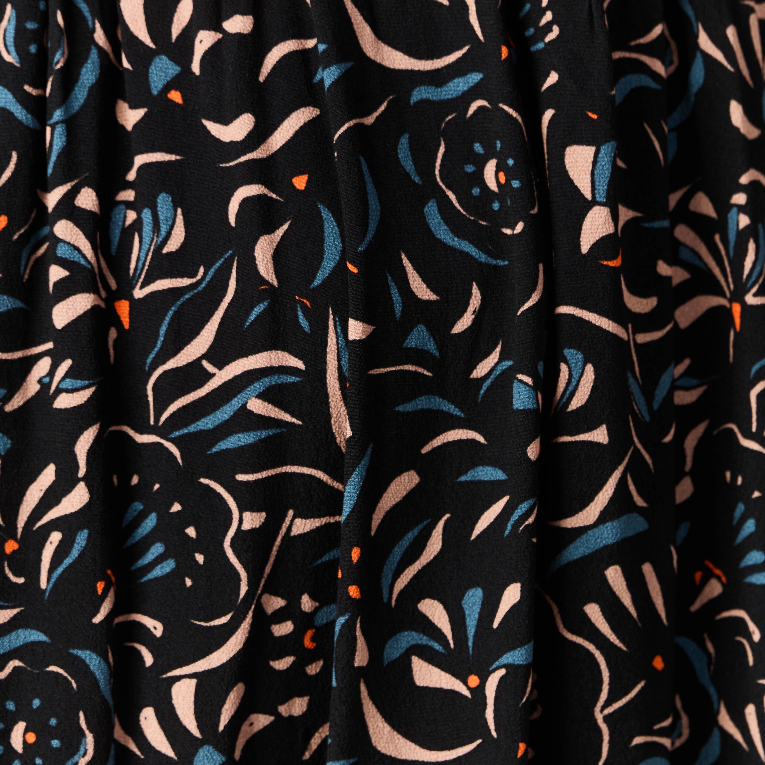 Robe &eacute;vas&eacute;e manches 3/4 noir femme