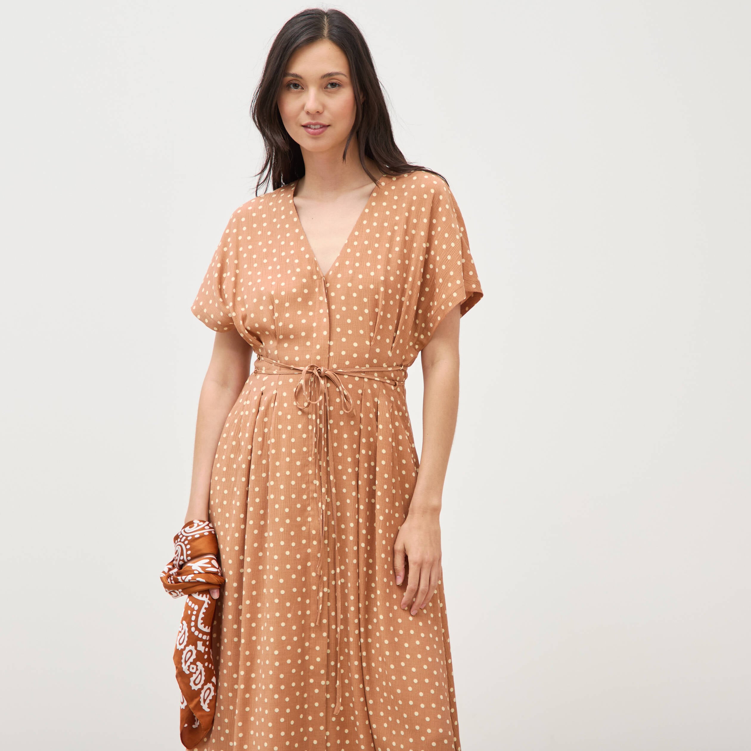 Robe fluide col v manches courtes marron clair femme