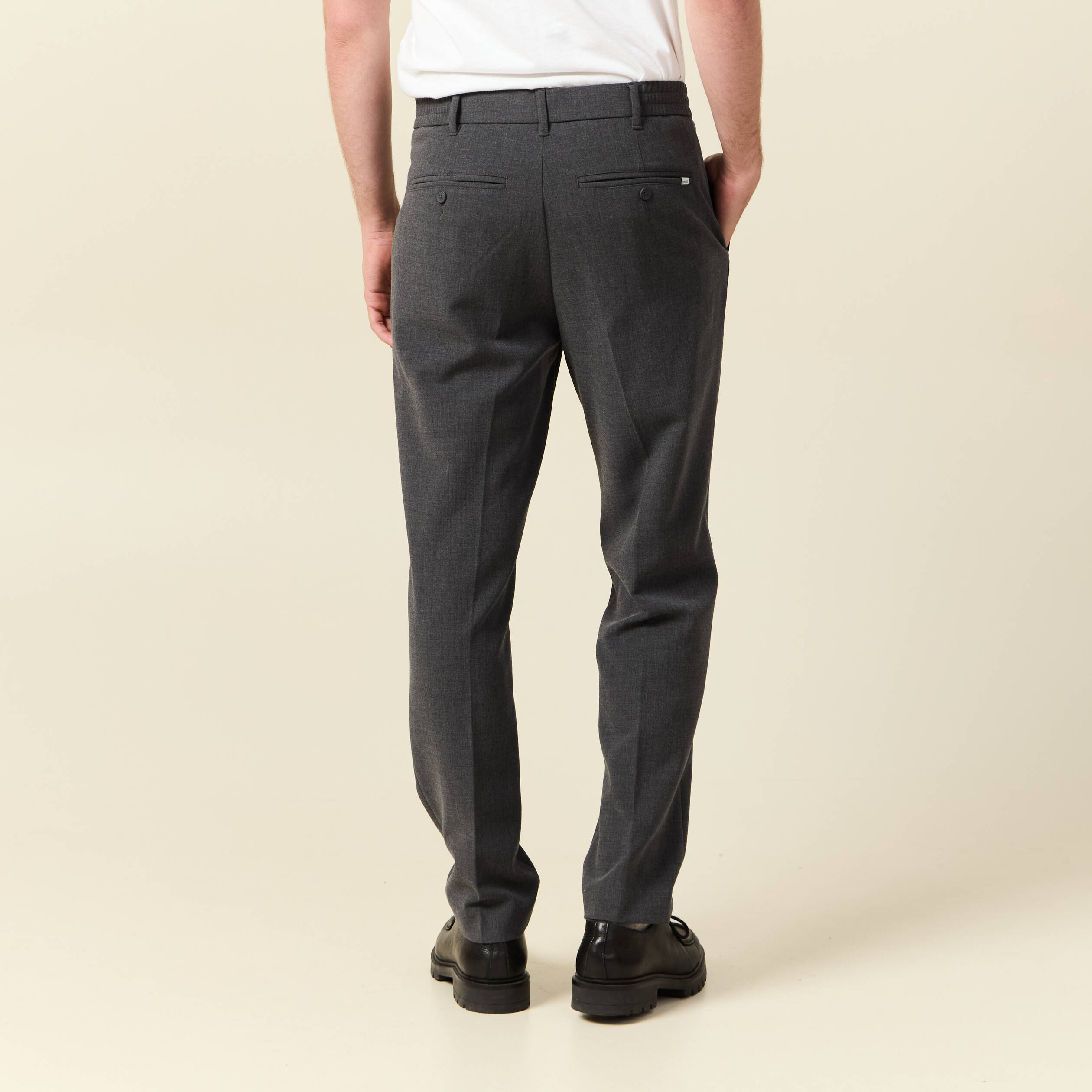 Pantalon droit longueur 32 gris fonc&eacute; homme