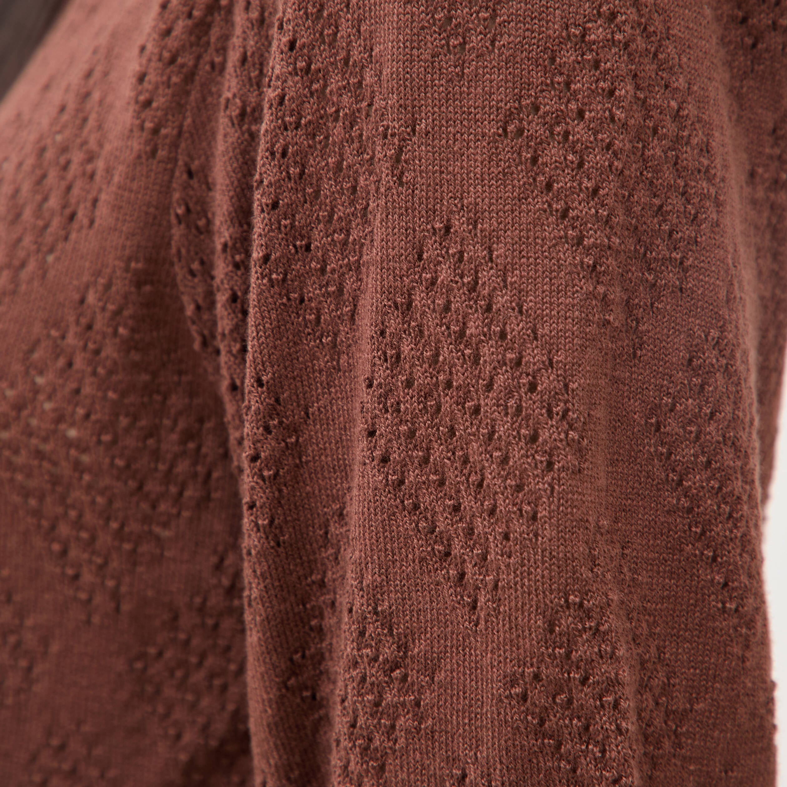 Pull ajour&eacute; droit court manches courtes marron fonc&eacute; femme