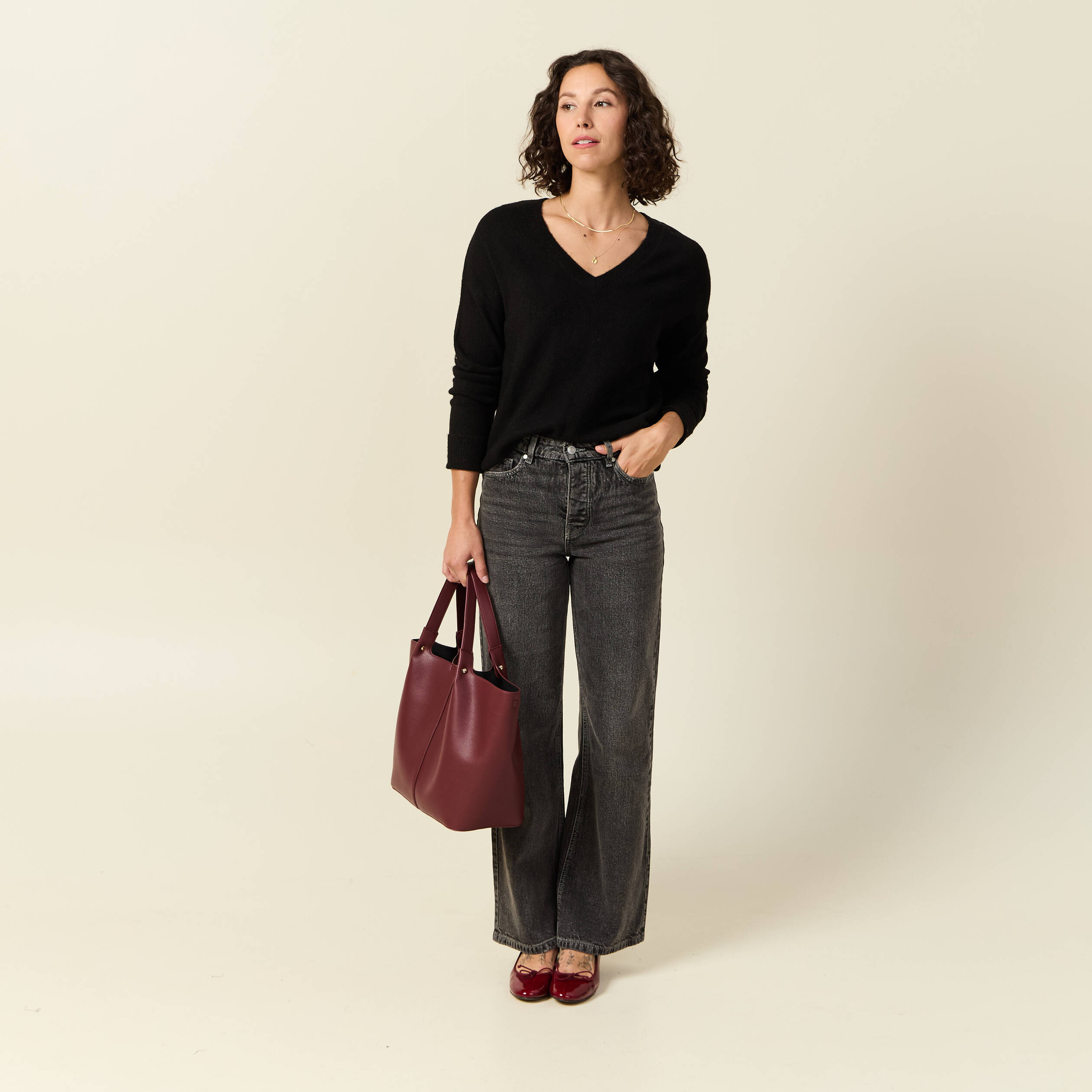Pull manches longues col en V noir femme