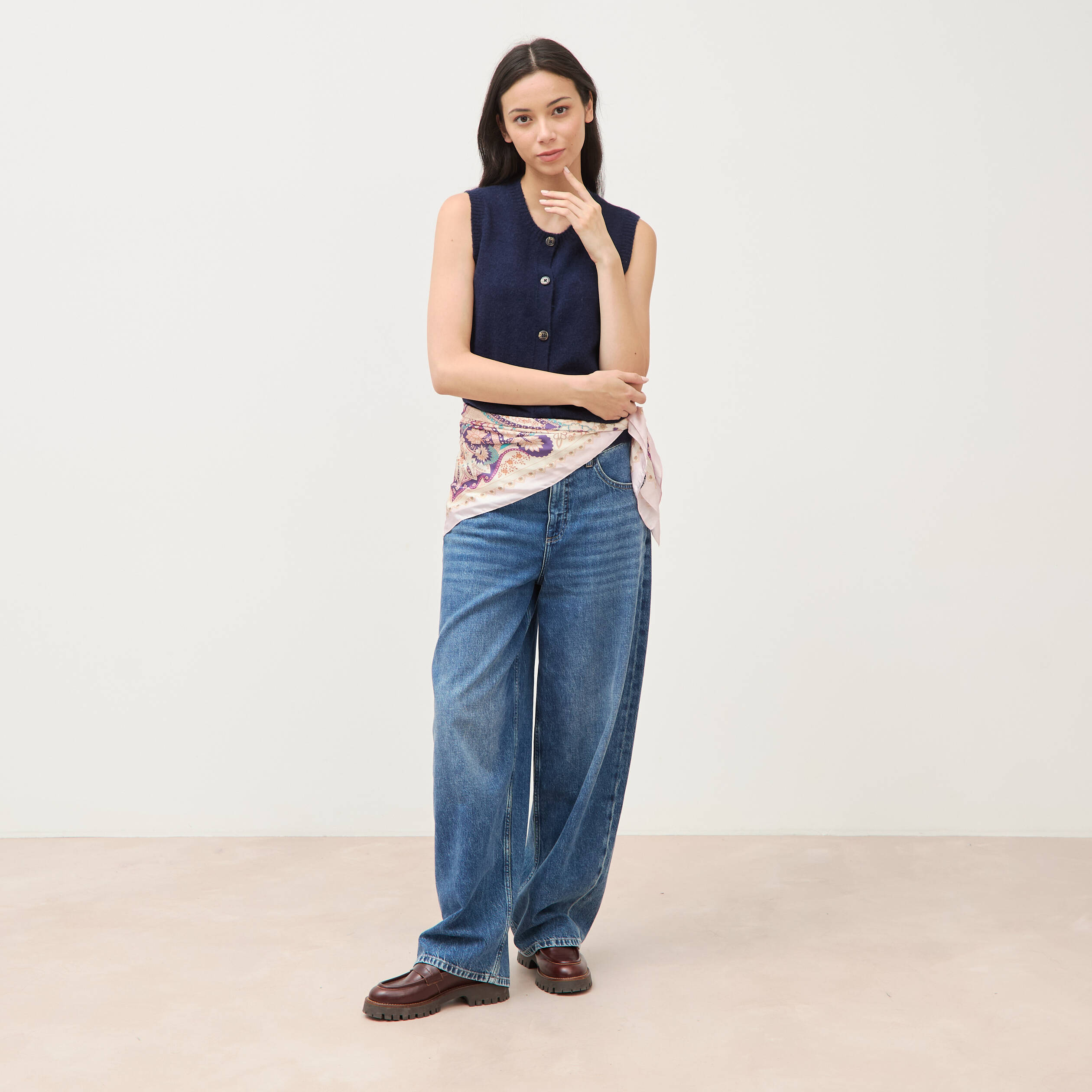 Pull droit court sans manches col rond bleu marine femme