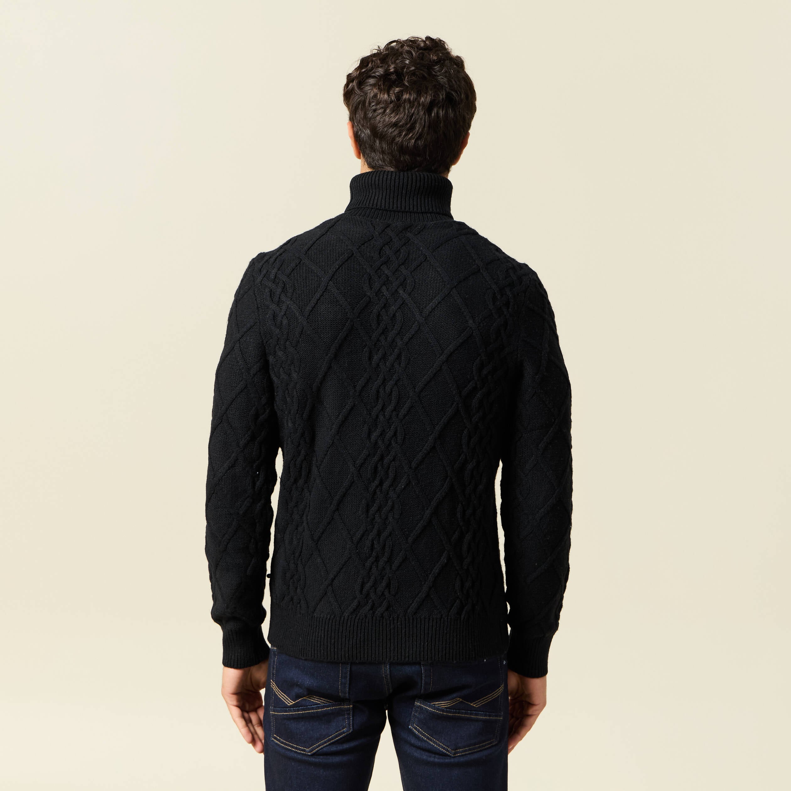 Tricot col montant noir homme