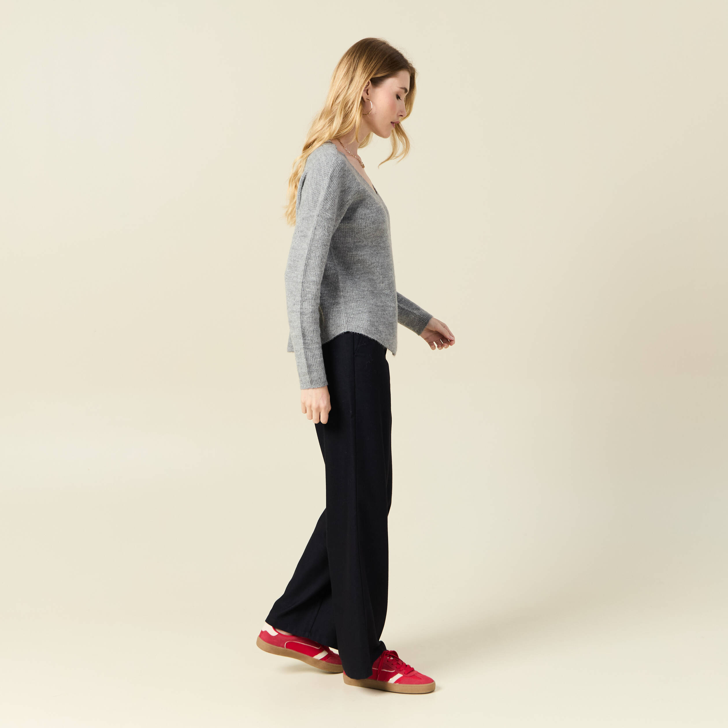 pull manches longues col en v gris clair femme Pull manches longues col en V gris clair femme