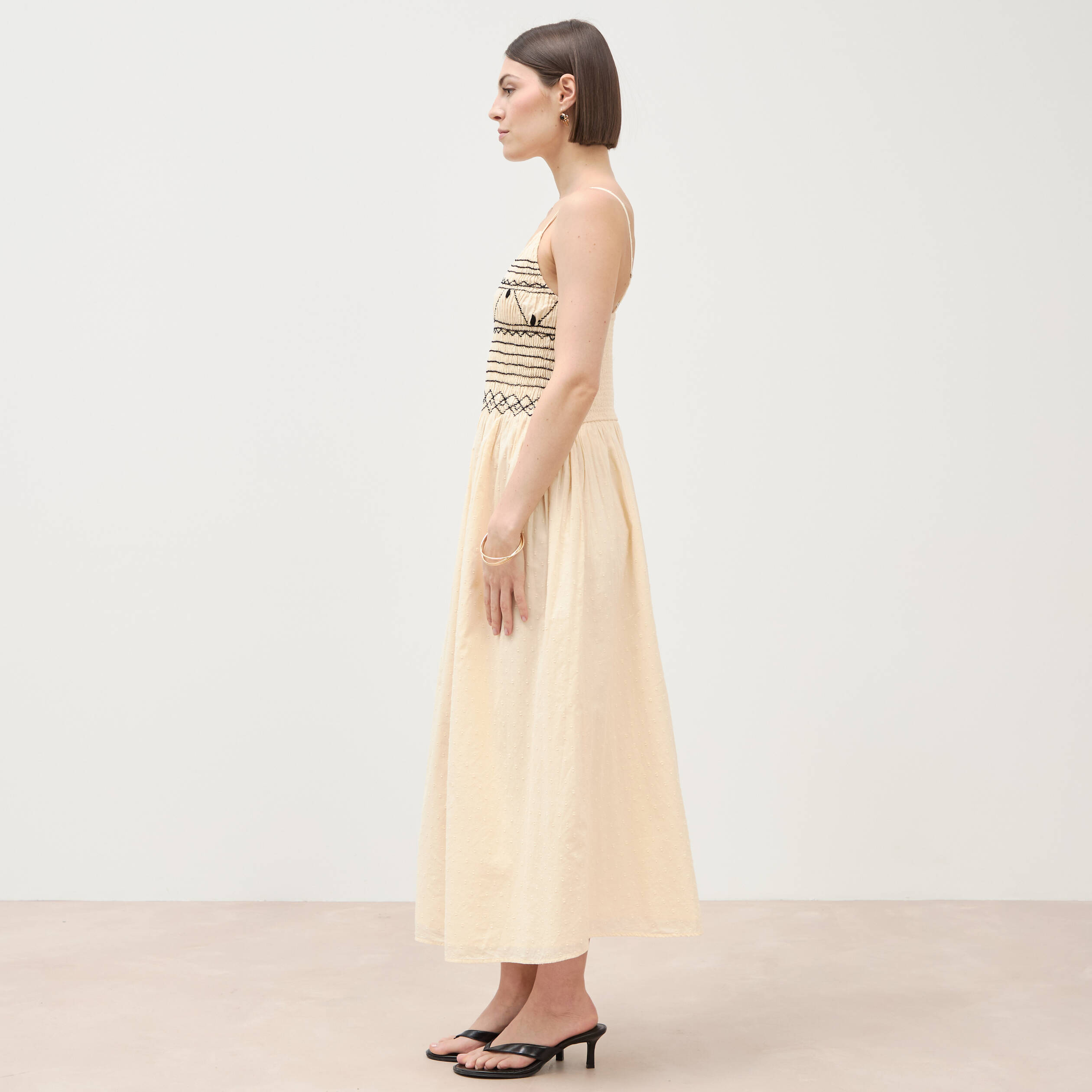 Robe col v &agrave; bretelles en coton creme femme