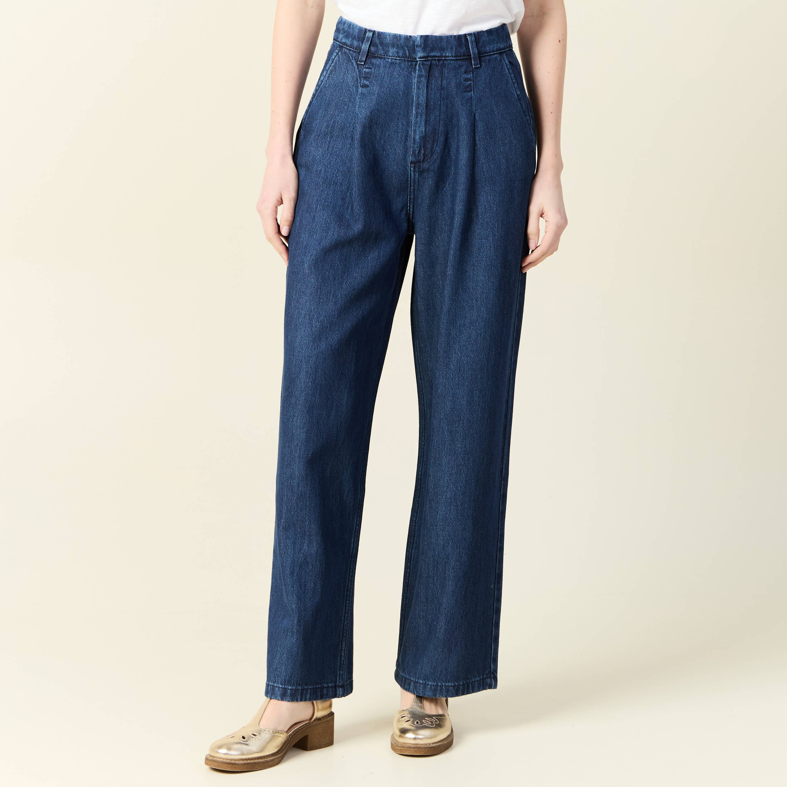 Jeans large &agrave; pinces denim brut femme