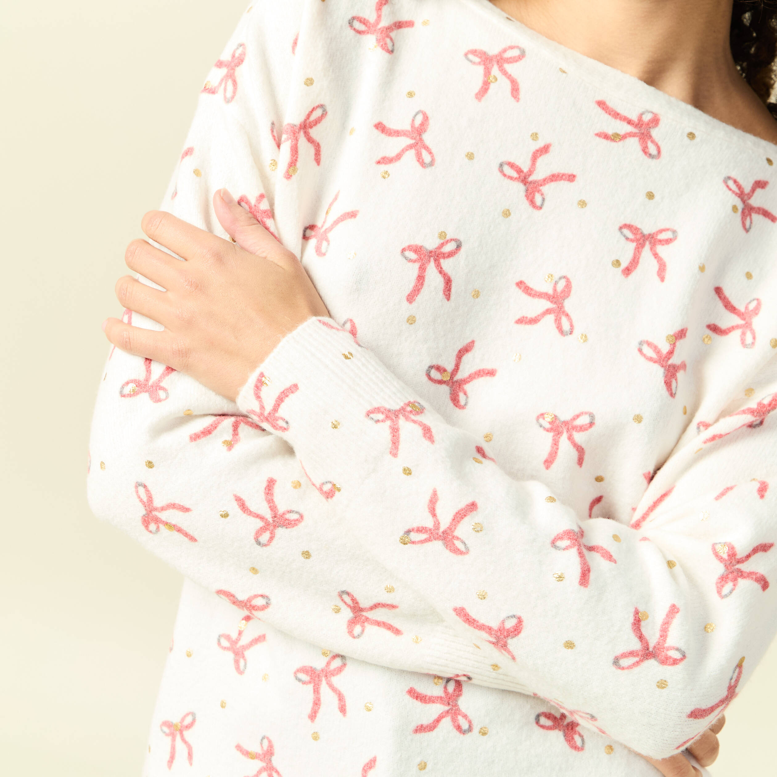 Pull de no&euml;l col bateau manches longues creme femme
