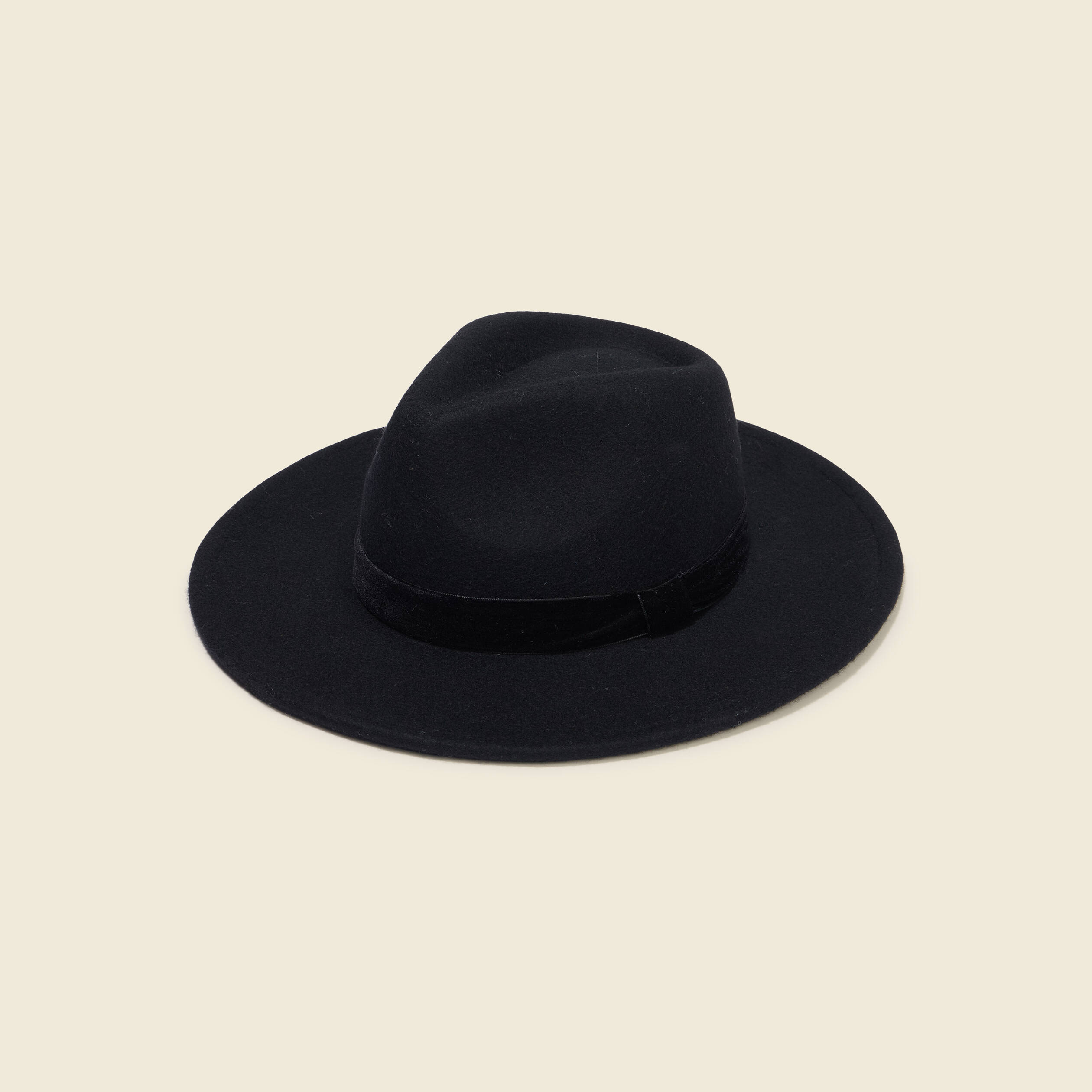 Chapeau en laine noir femme