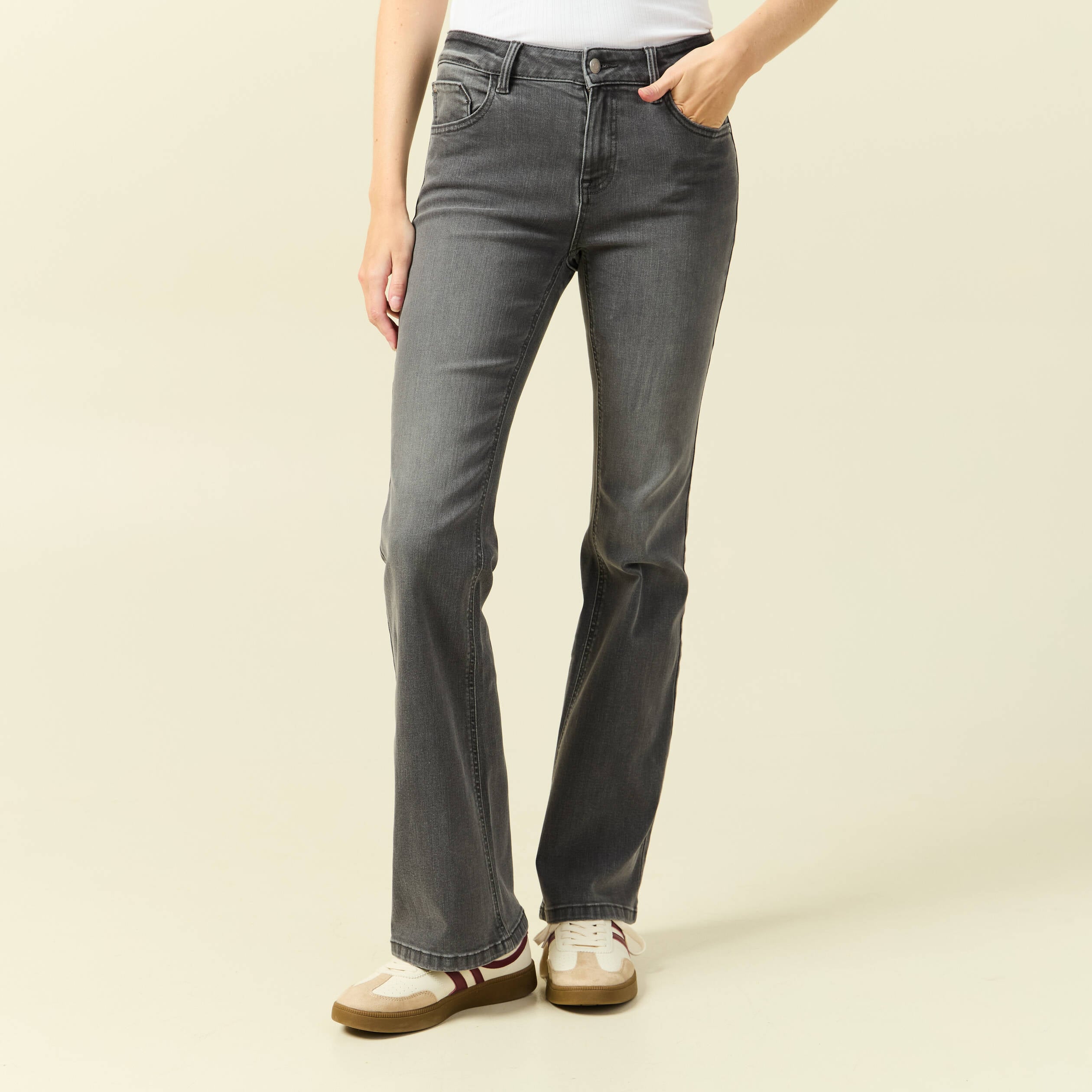 Jeans bootcut denim gris clair femme