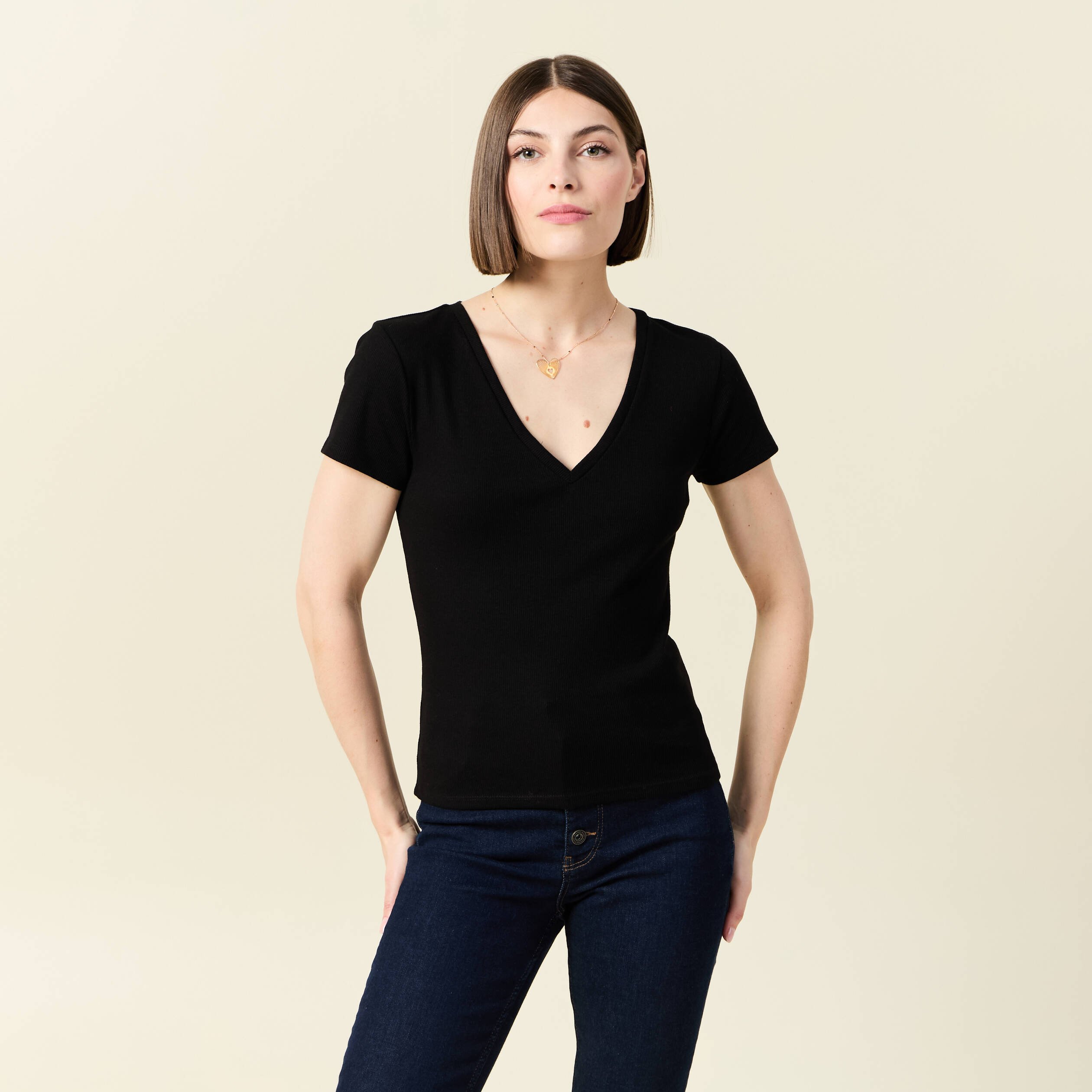 short ajuste col v manches courtes noir femme Short ajusté col V manches courtes noir femme