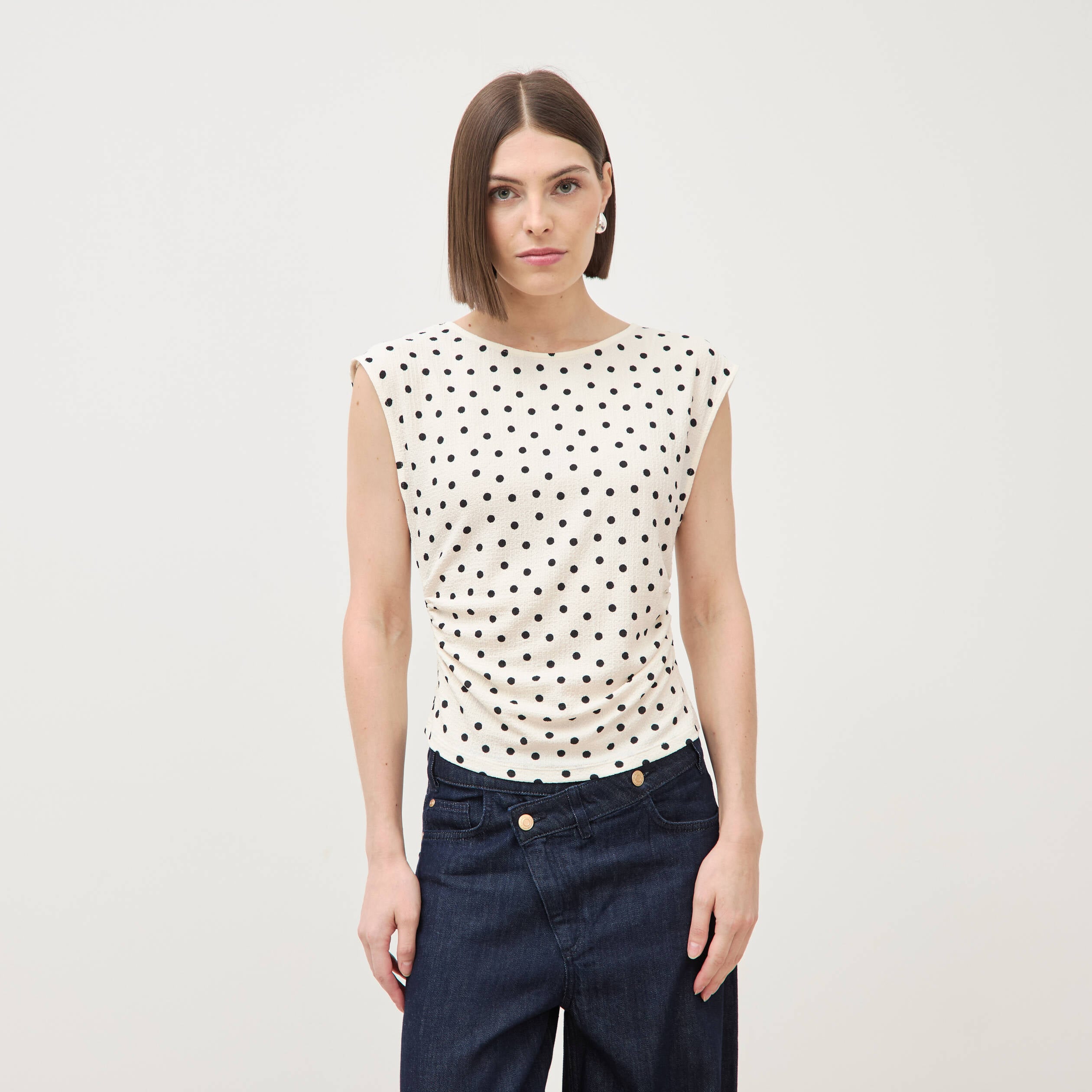 T-shirt ajust&eacute; sans manches ivoire femme