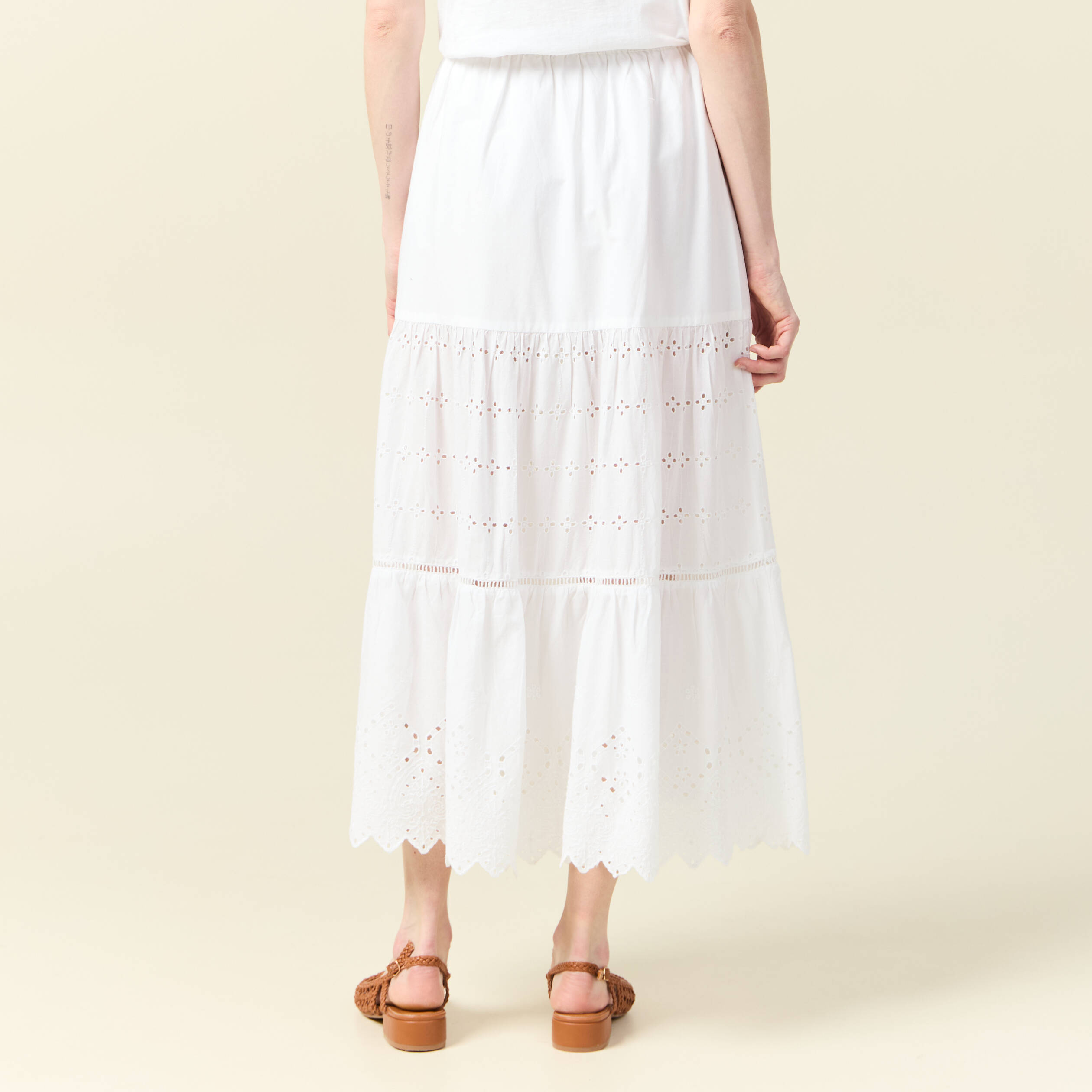 Jupe longue droite brodée ecru femme