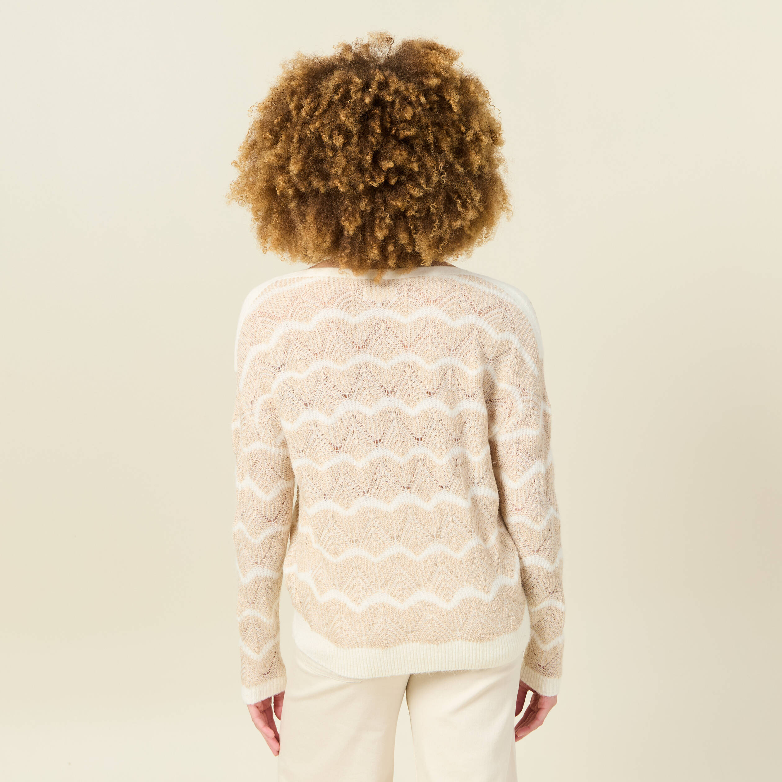 Pull manches longues ajour&eacute; creme femme