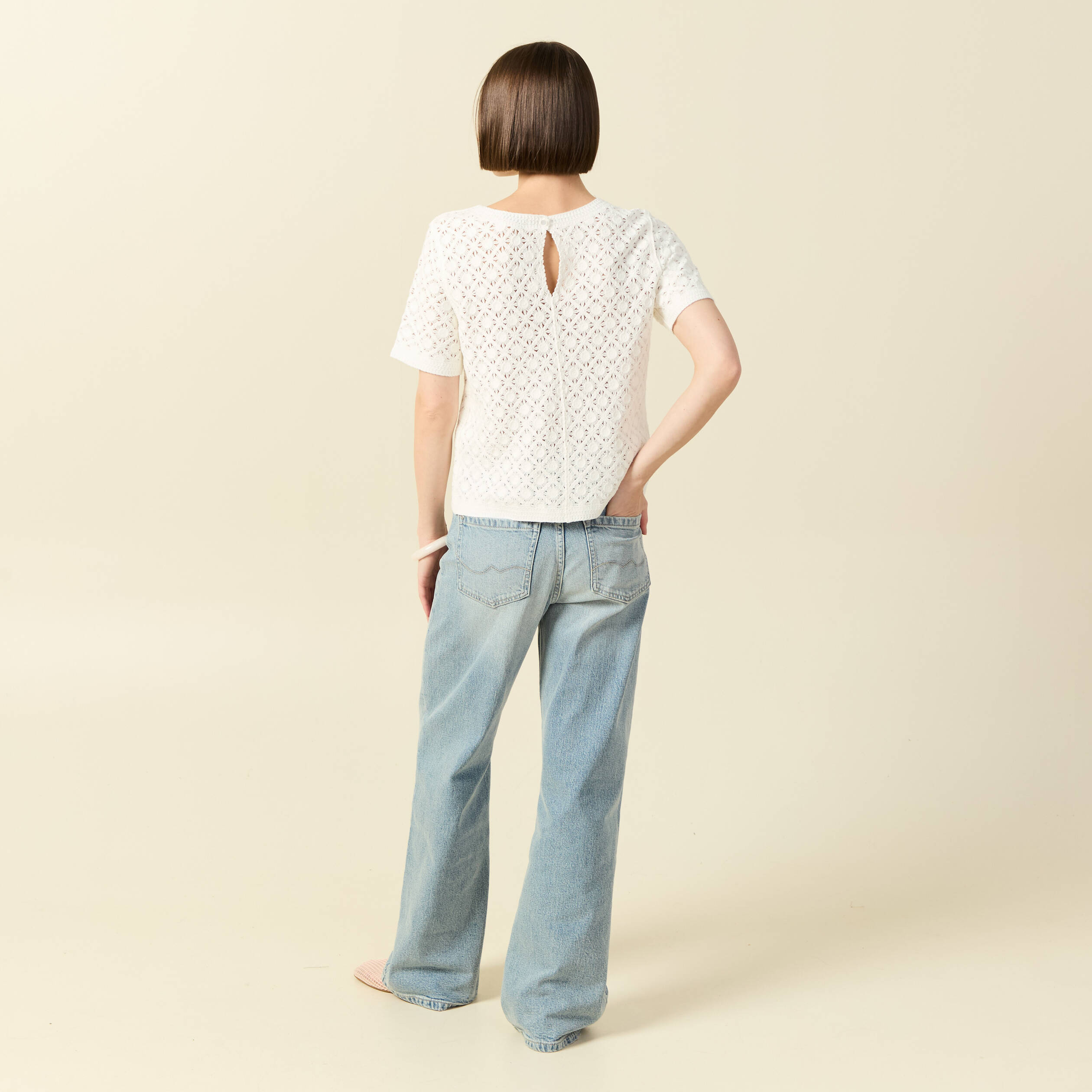 T-shirt ajour&eacute; col rond manches courtes ecru femme