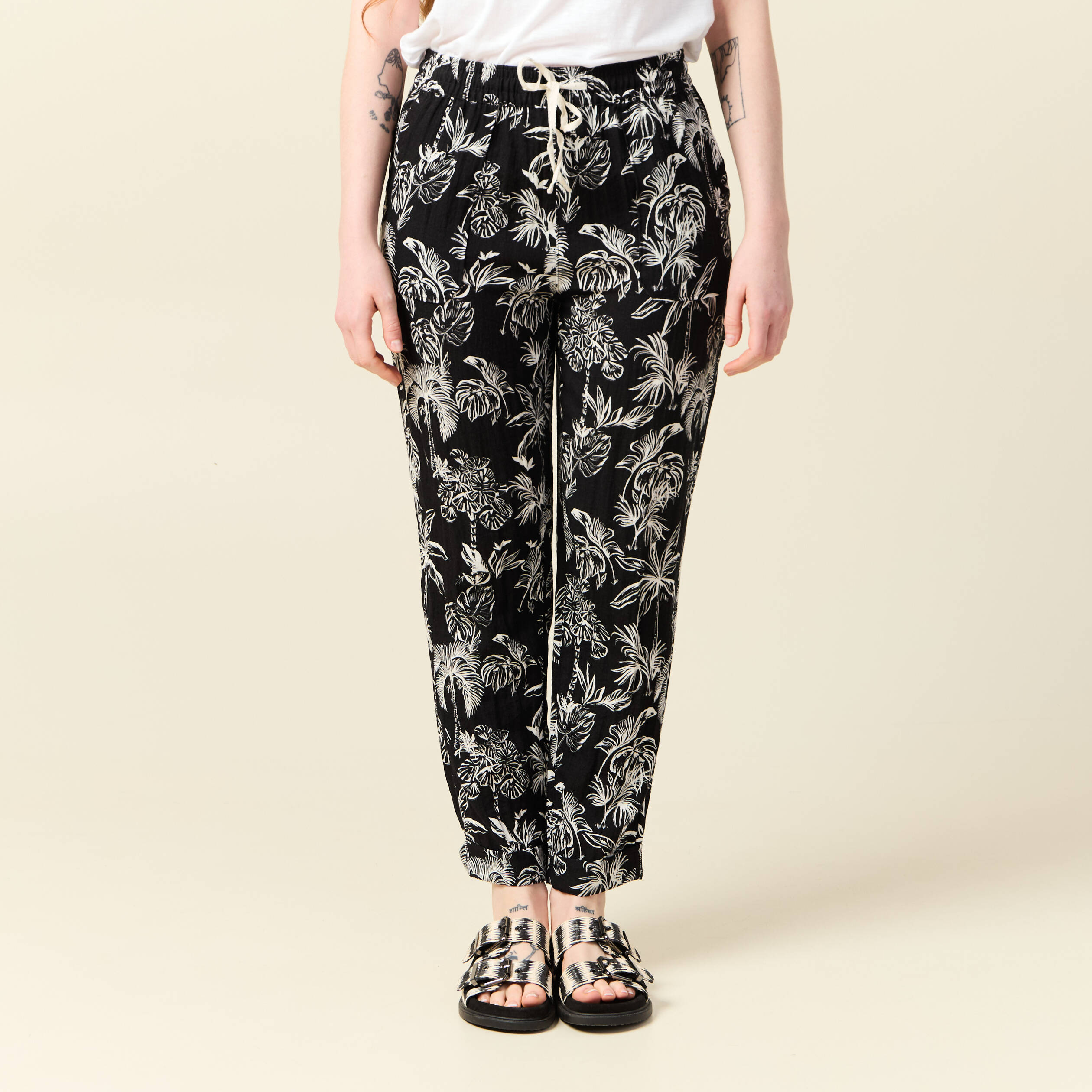 Pantalon carotte fluide noir femme