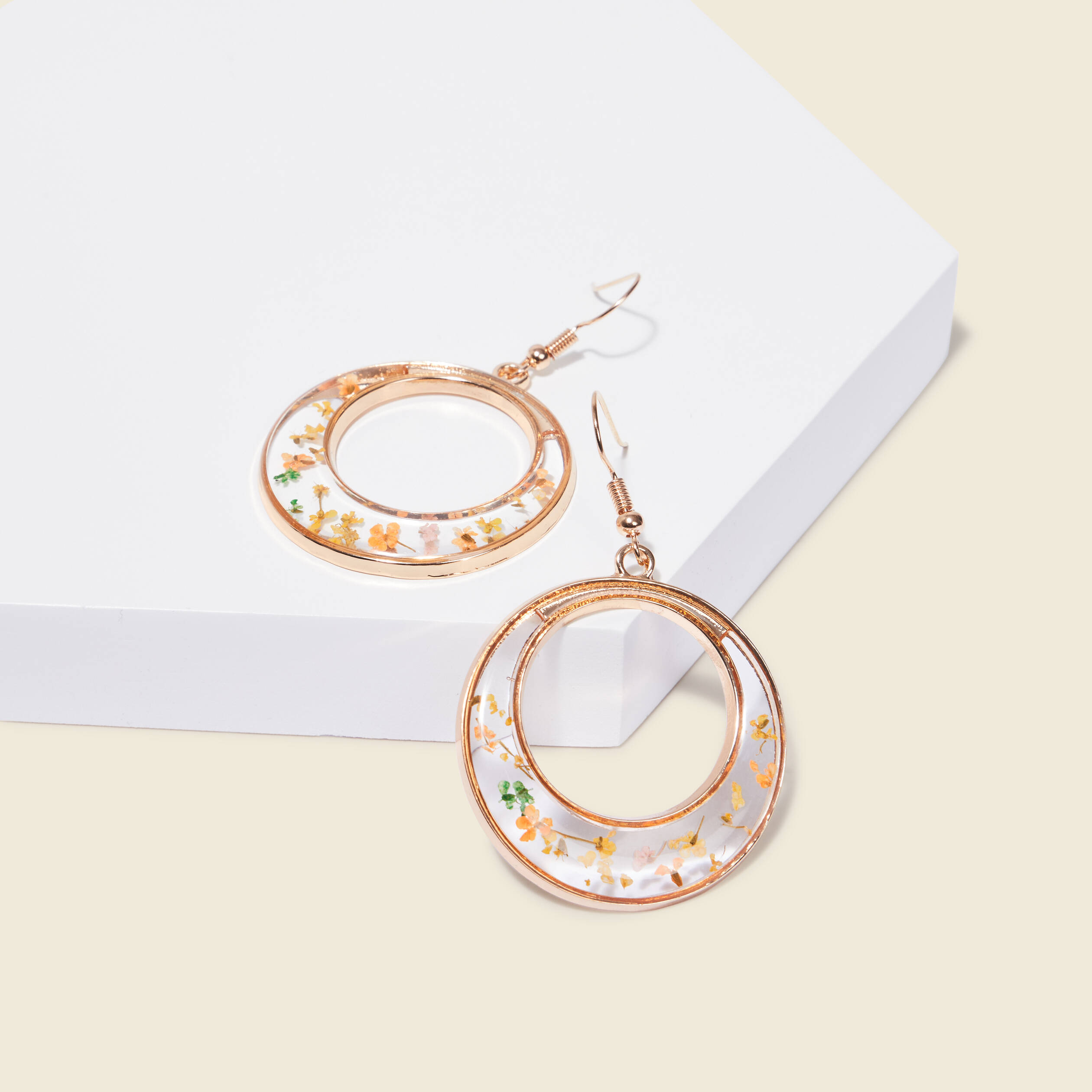 Boucles d'oreilles pendantes couleur or femme