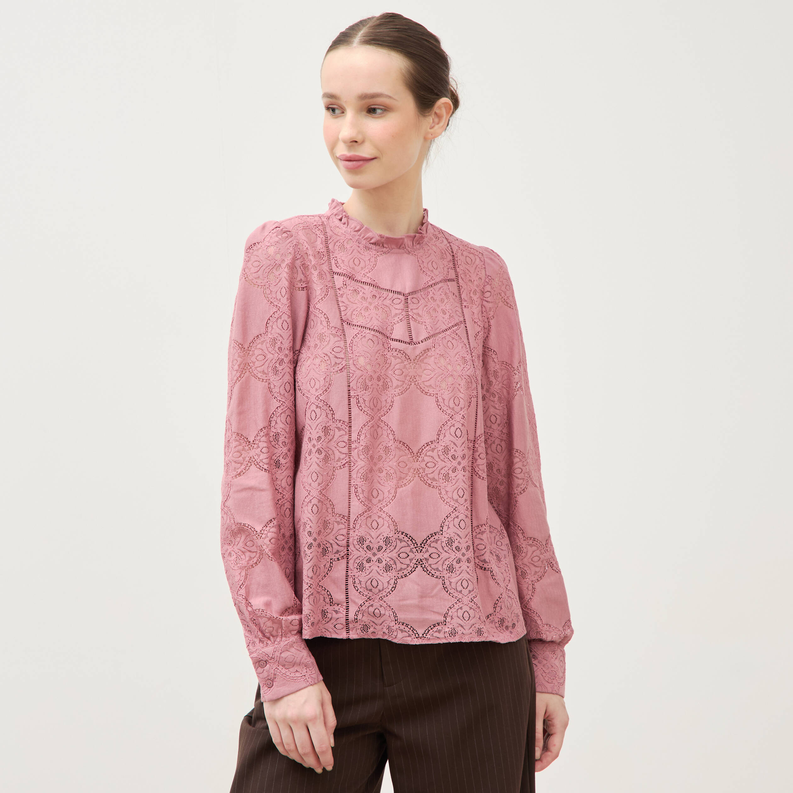 Blouse cintr&eacute;e dentelle manches longues vieux rose femme