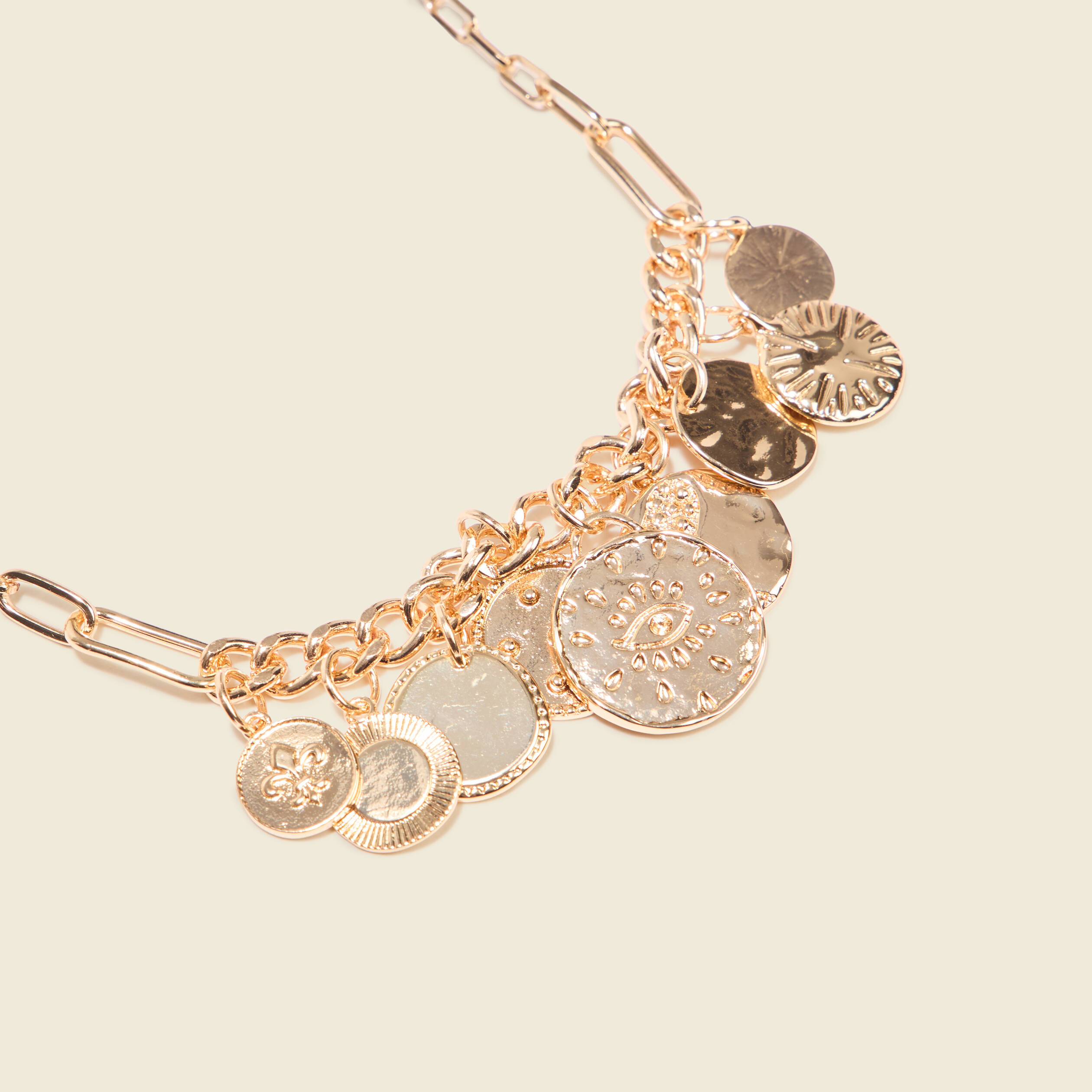 collier avec medaillons couleur or femme Collier avec médaillons couleur or femme