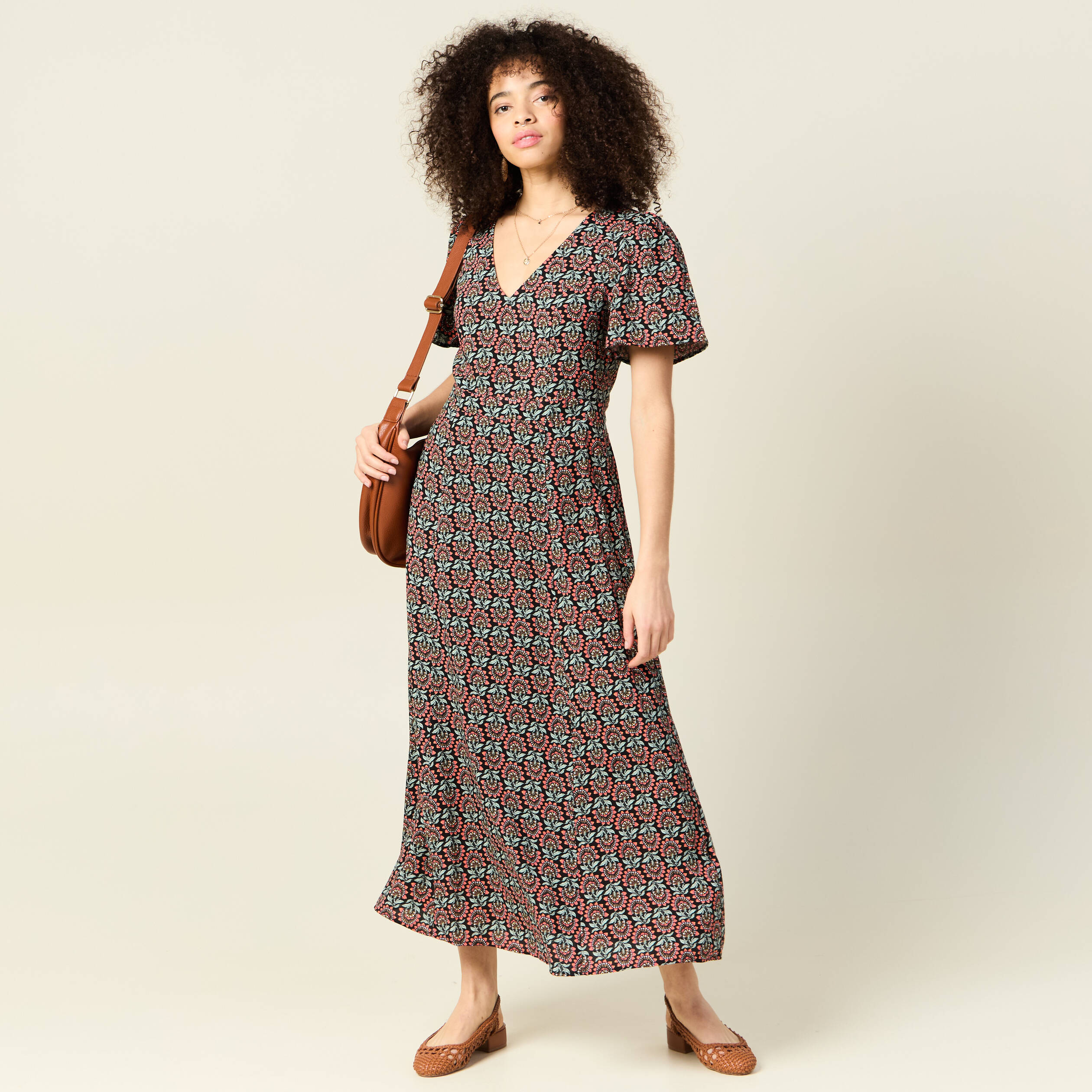 Robe longue droite col v manches courtes noir femme