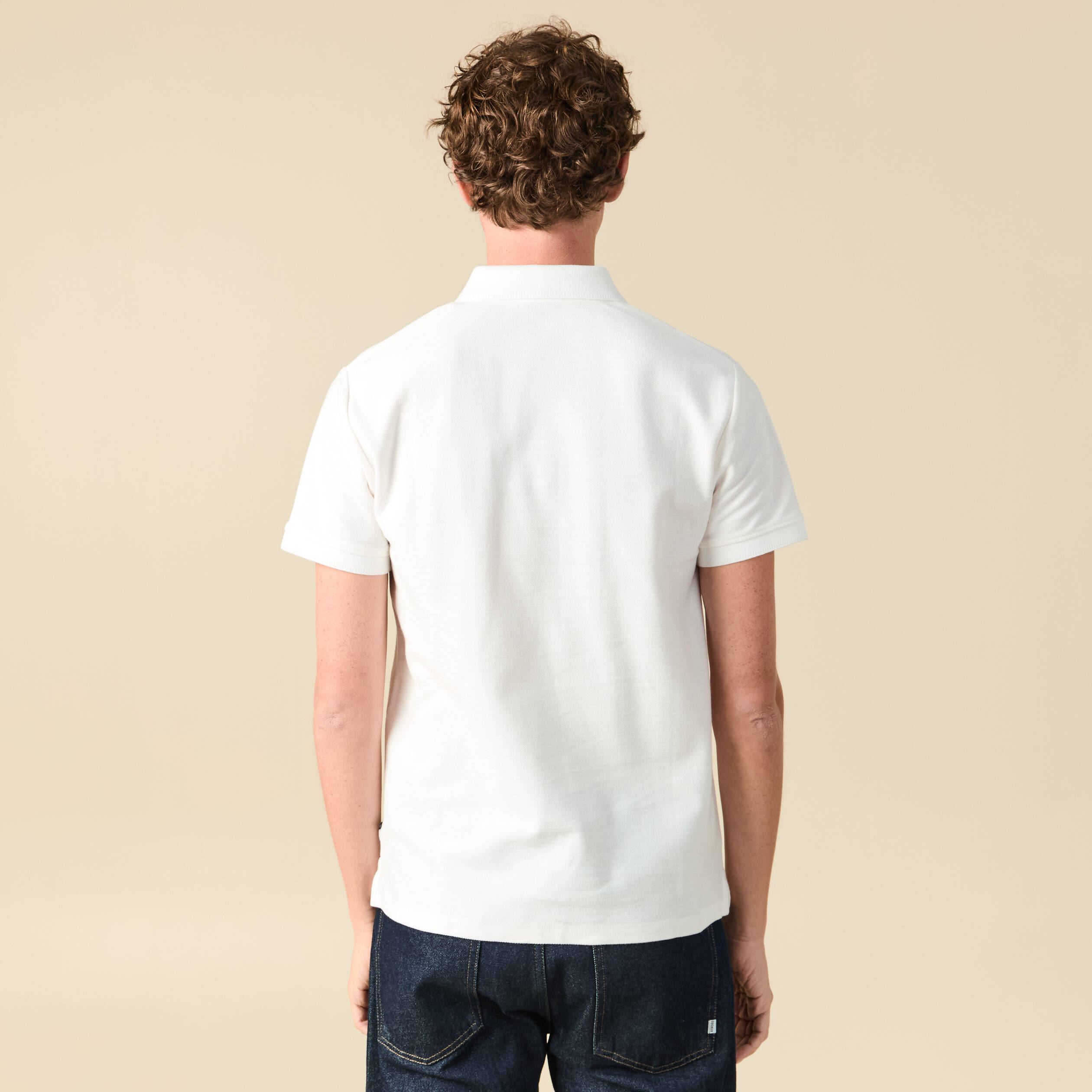 Polo cintr&eacute; manches courtes blanc homme