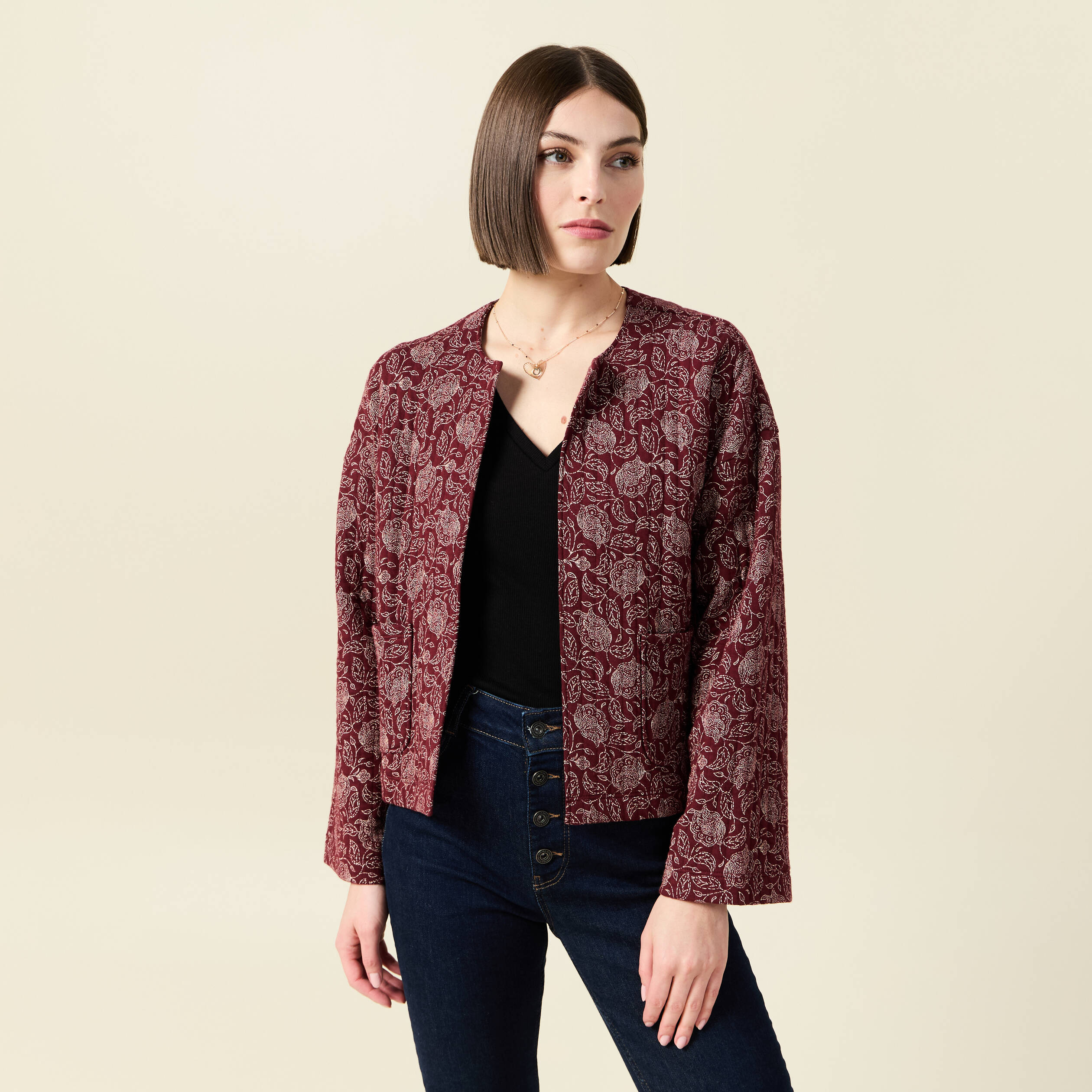 gilet matelasse col rond rouge fonce femme Gilet matelassé col rond rouge foncé femme