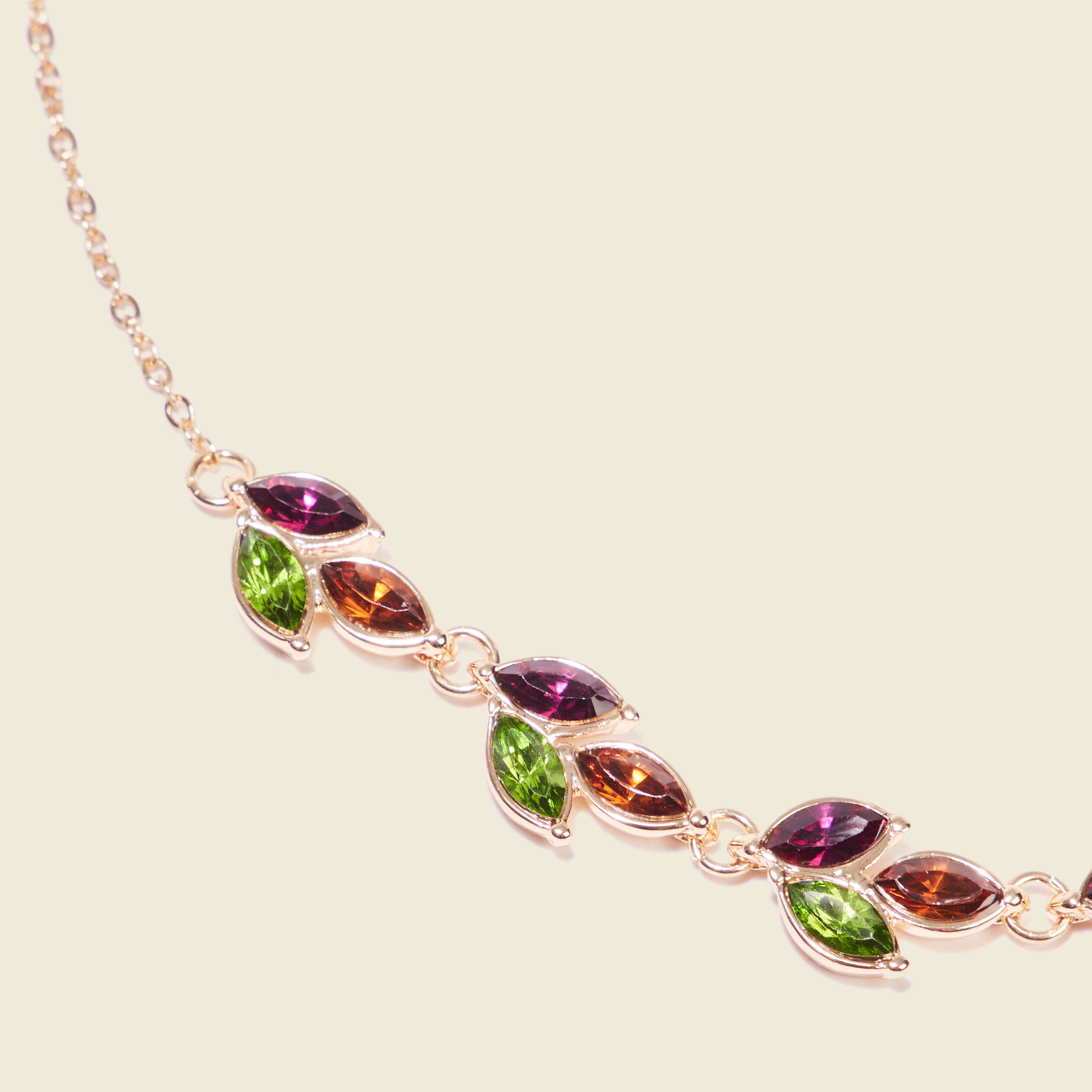 collier vert olive femme Collier vert olive femme